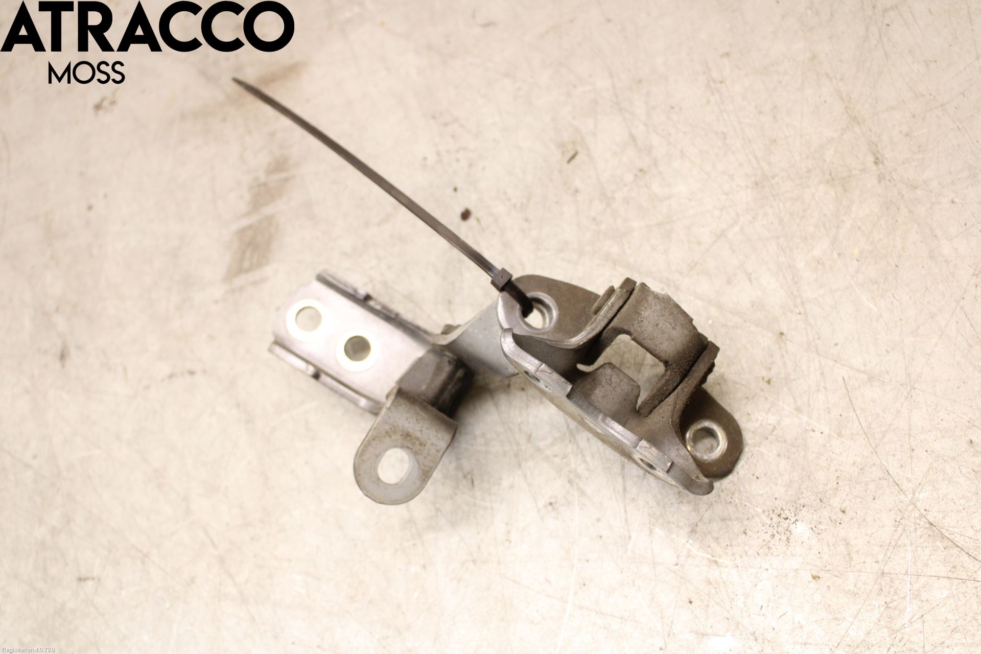 Toyota RAV4 13-18 Dørhengsel