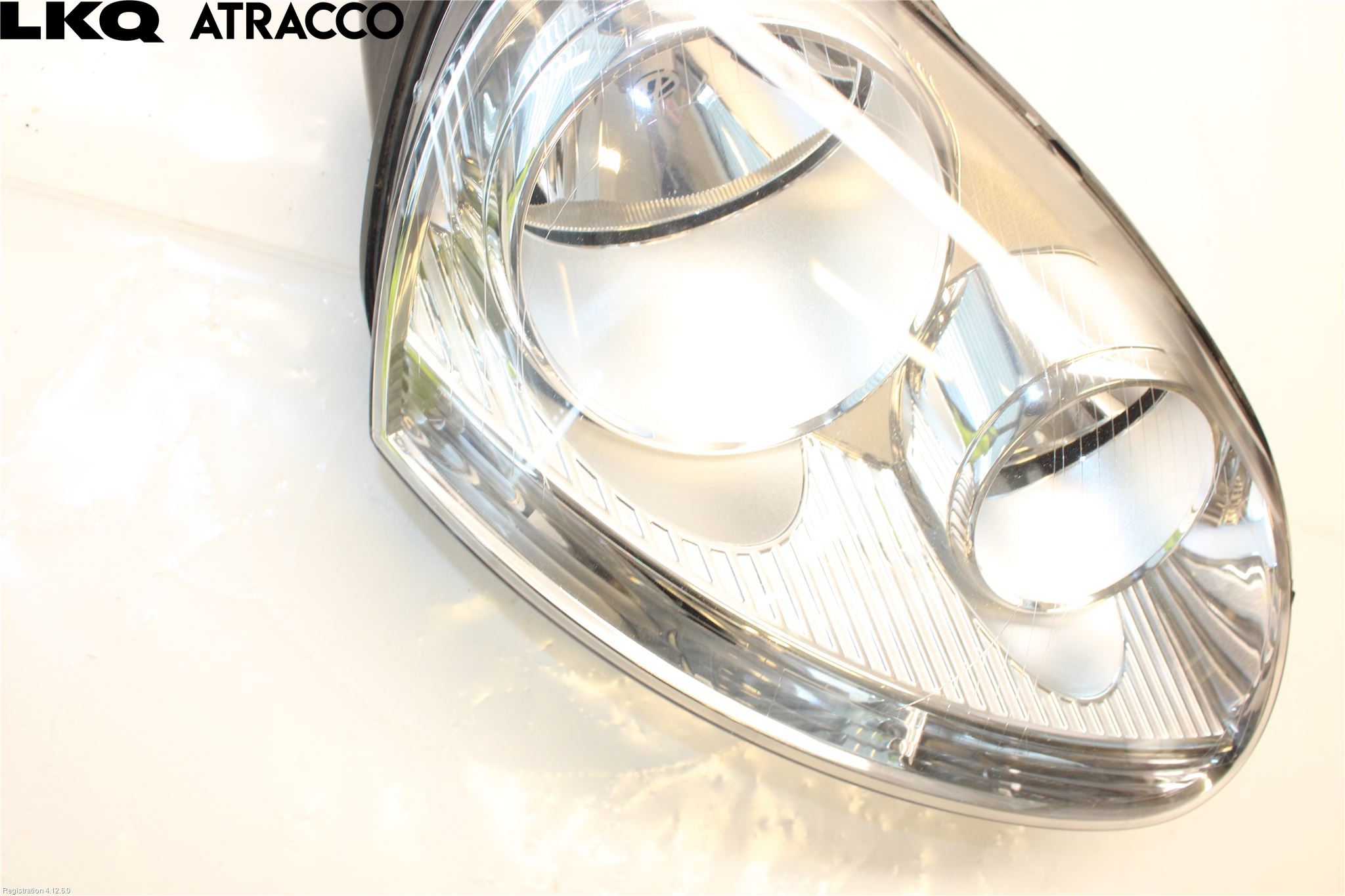 Volkswagen VW GOLF V 04-09 Frontlykt Høyre