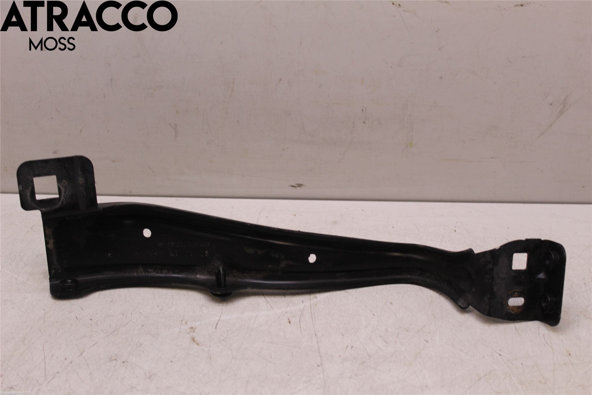 Mercedes-Benz MB E-KLASS (W212) 09-16 Frontlykt Ramme V Lyktering