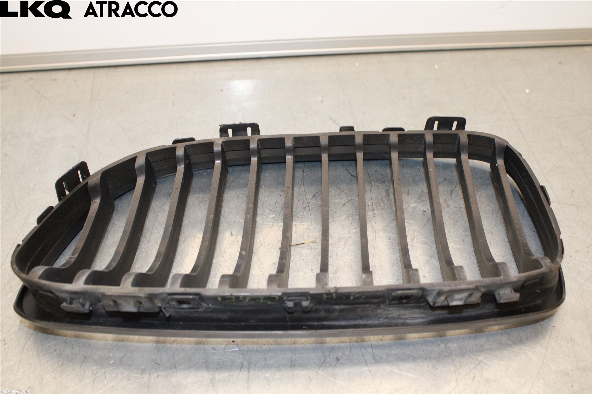 BMW 3 E90/91 SED/TOU 05-12 Grilldel Høyre