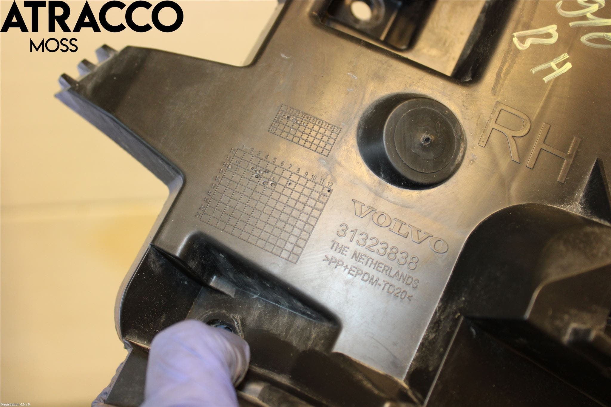 Volvo S60 14-18 Støtfanger Bak Feste