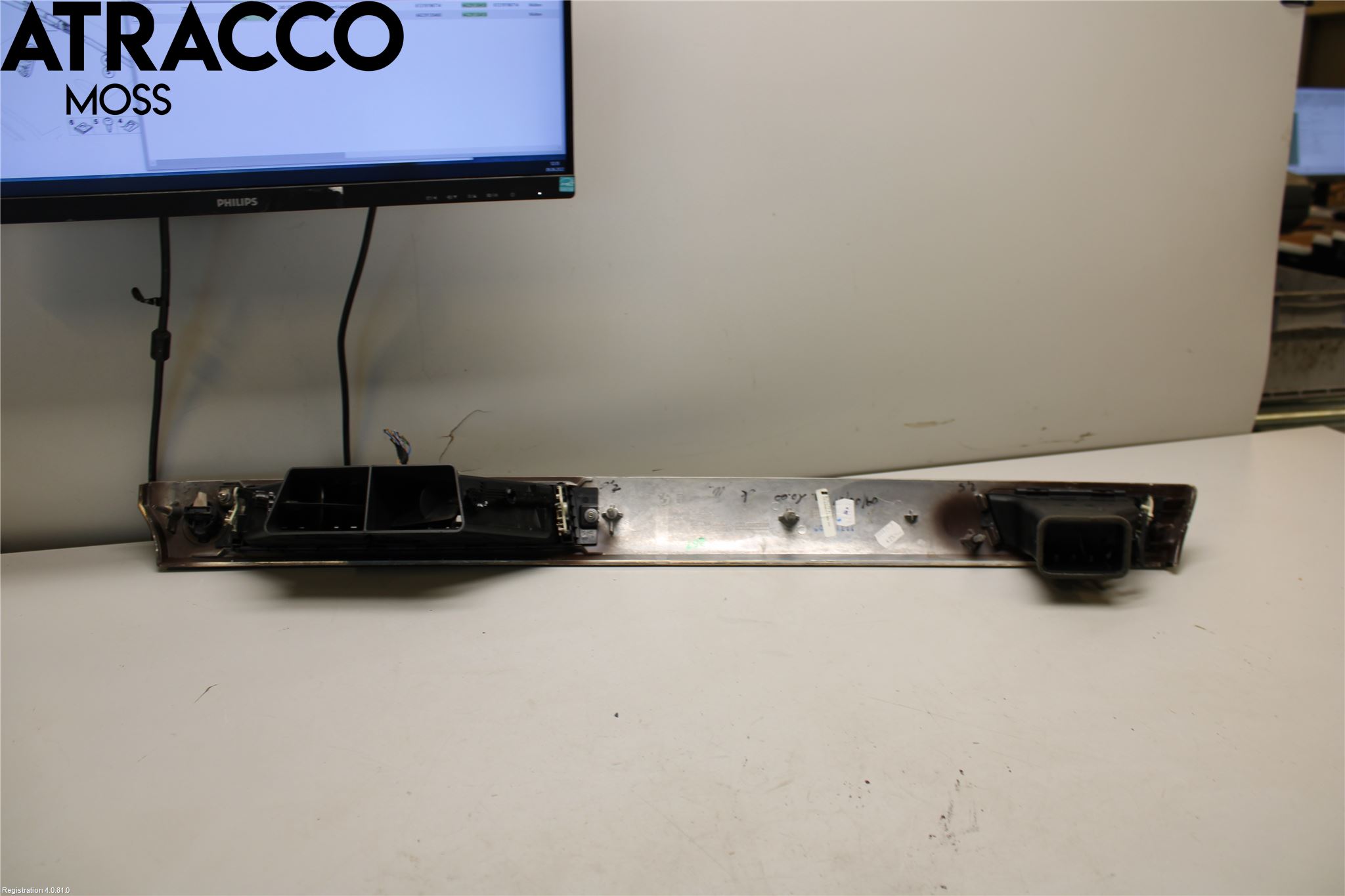 BMW 3 E90/91 SED/TOU 05-12 Dashbord Kanal - Dyse