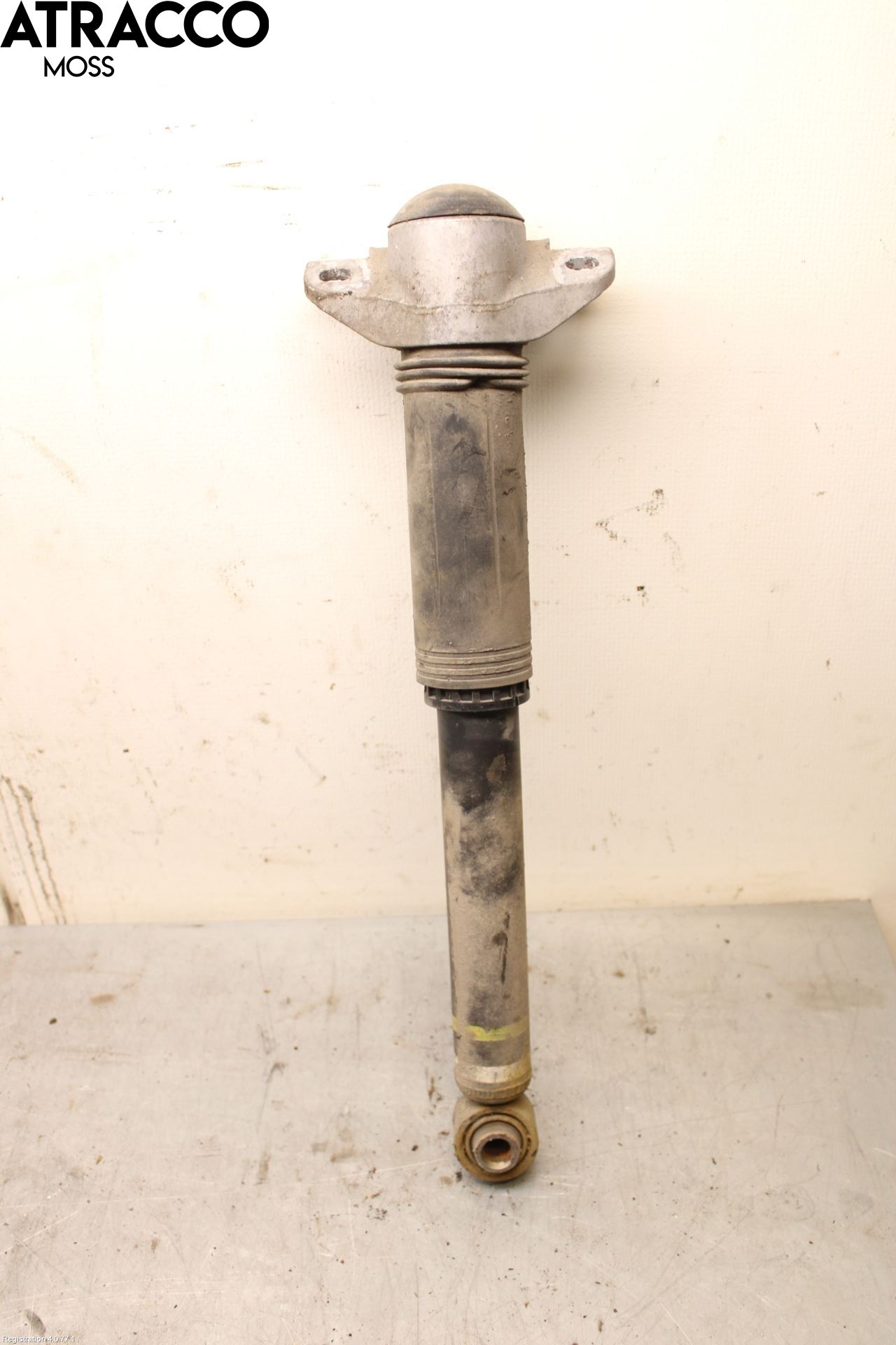 Toyota PRIUS (ZVW50) 16-21 Støtdemper Bak