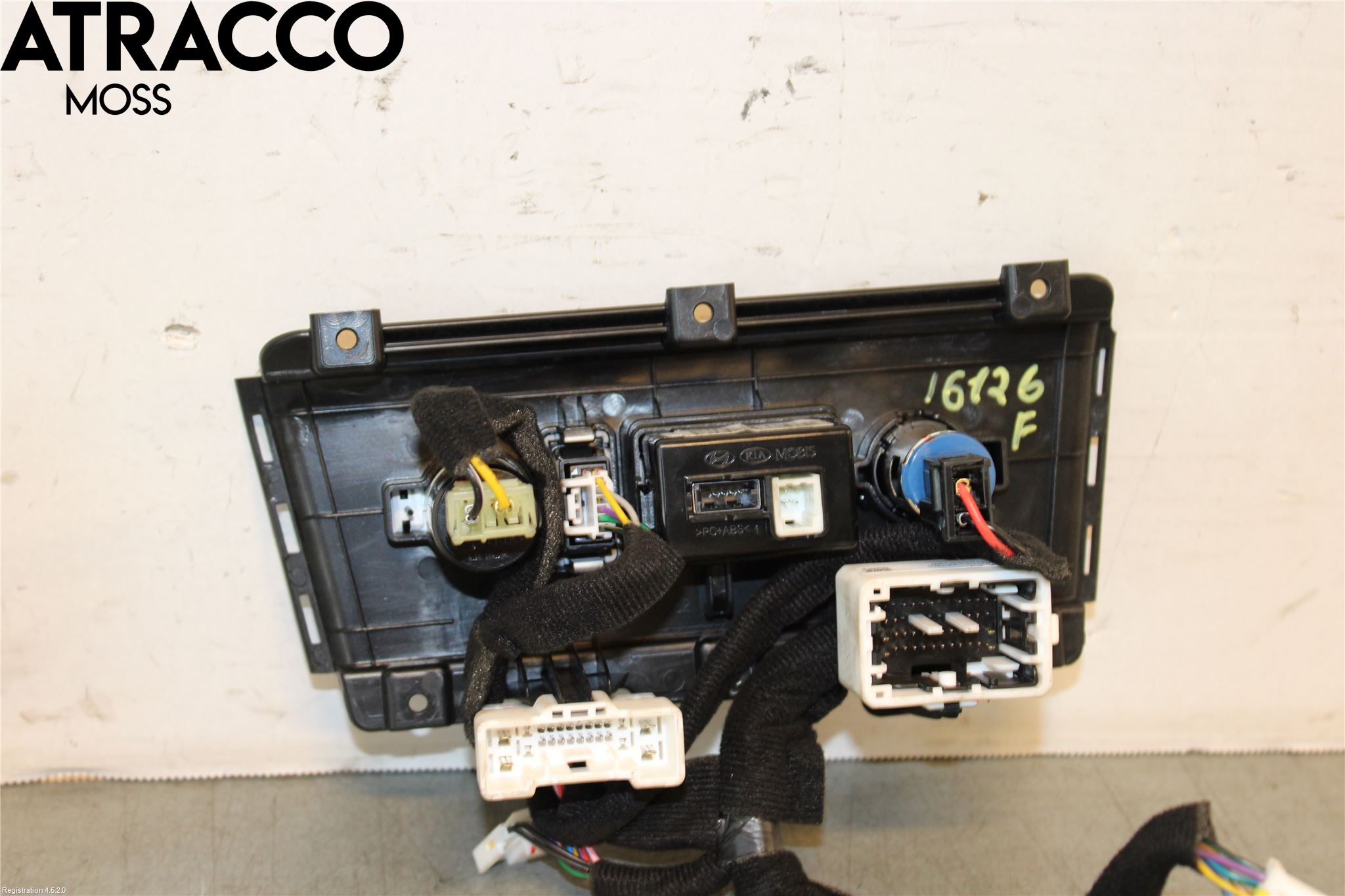 Kia SOUL 09- Usb Connection