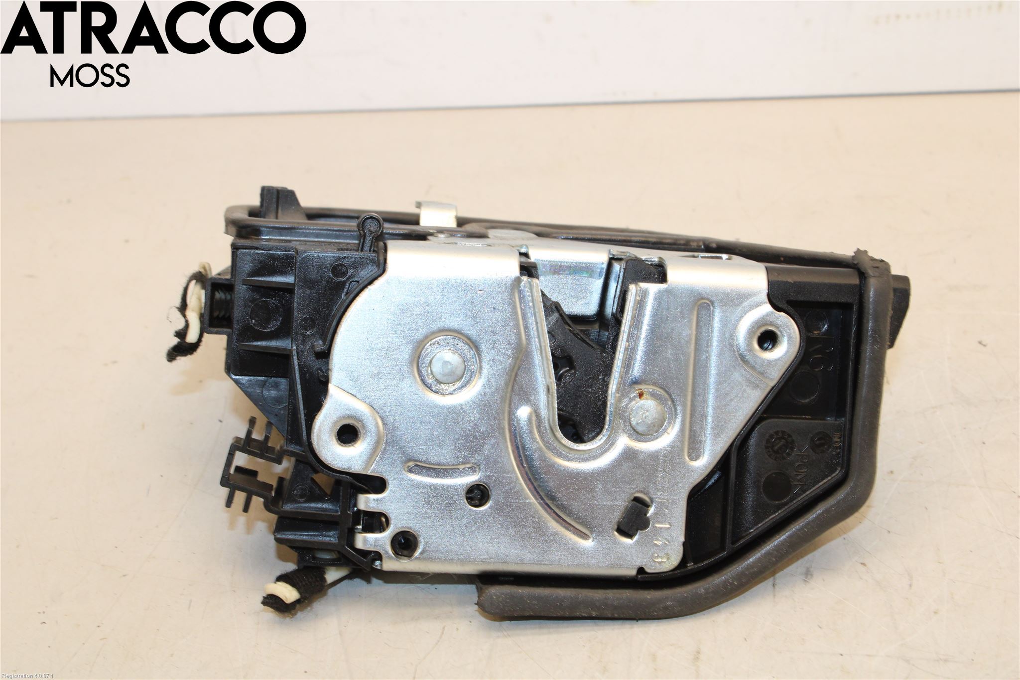 BMW 3 F30/F31/F80 12-19 Dørlås - Låsekasse