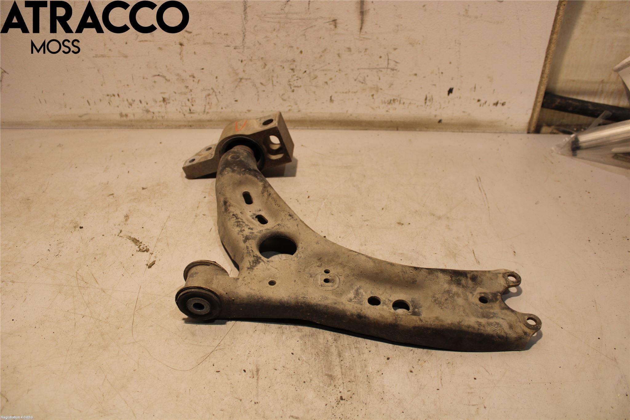 Volkswagen VW PASSAT 11-14 Bærearm Foran Venstre Nedre