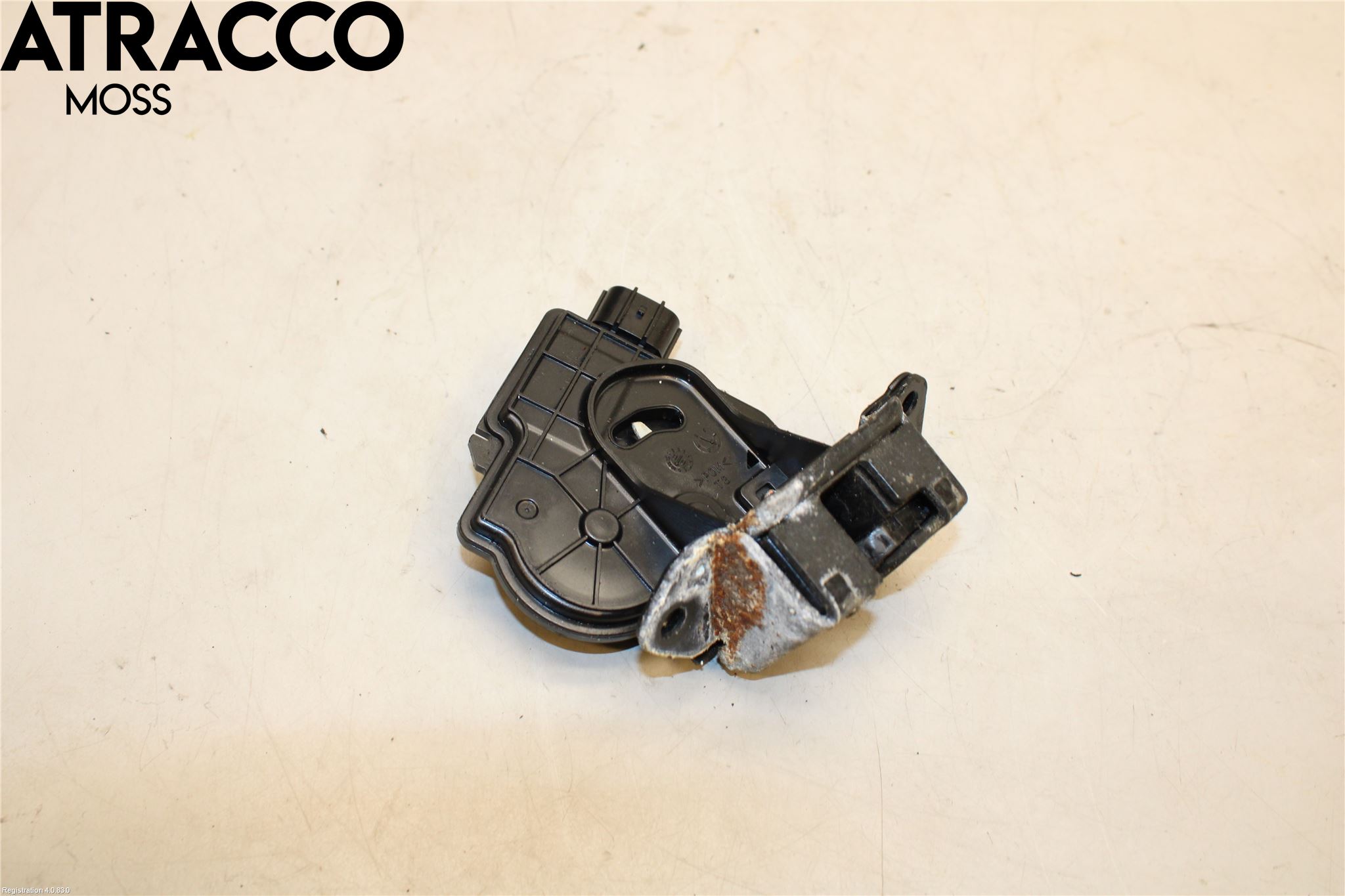 Toyota AVENSIS 09-15 Bakluke-Lokk Låsekasse