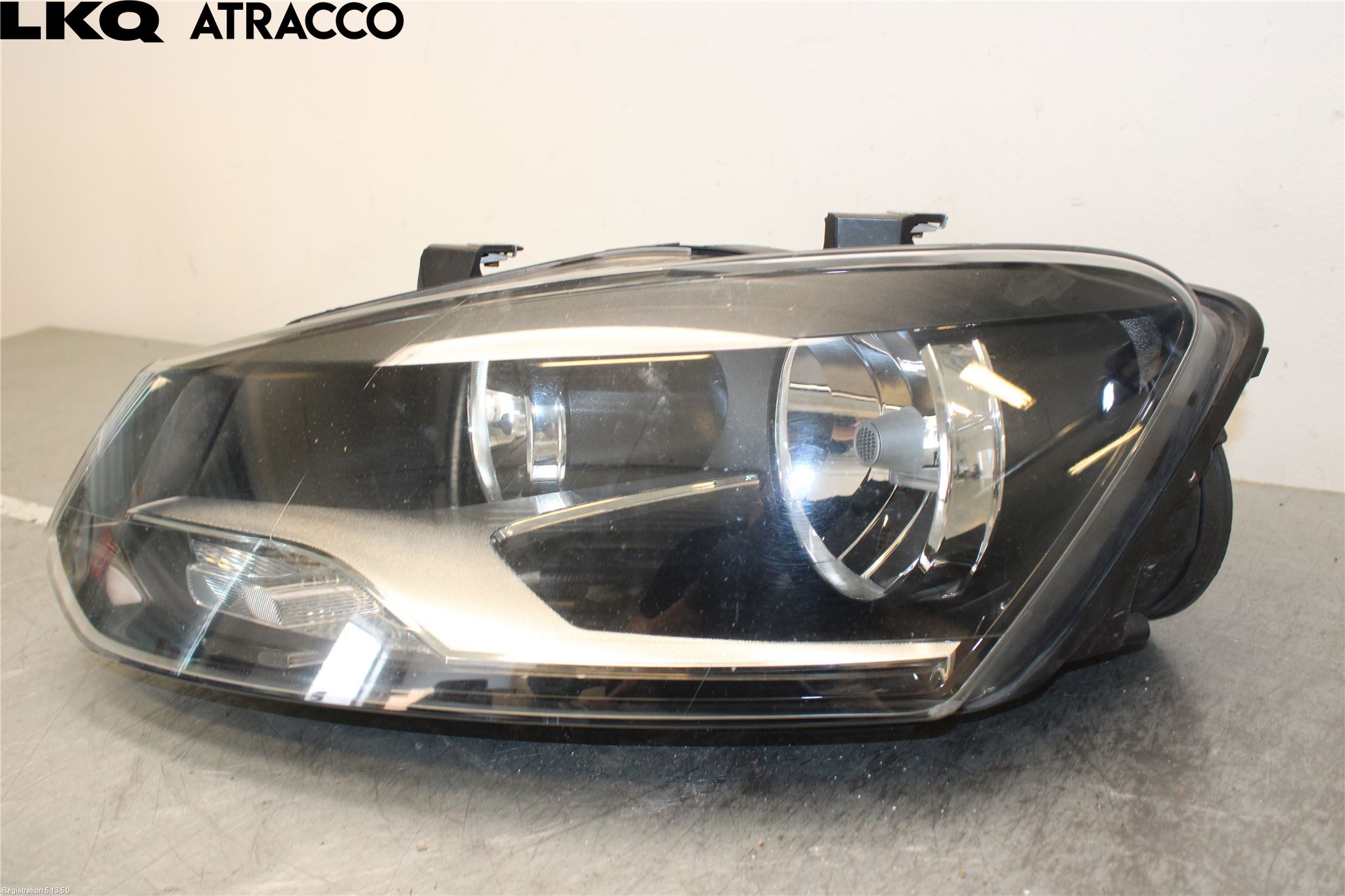 Volkswagen VW POLO 10-17 Frontlykt Venstre