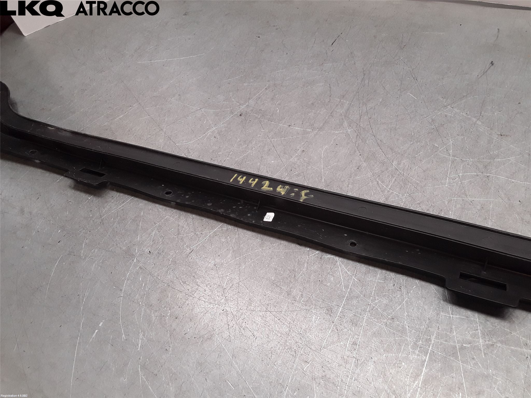 Suzuki ACROSS 21- List Foran-Panser-Front