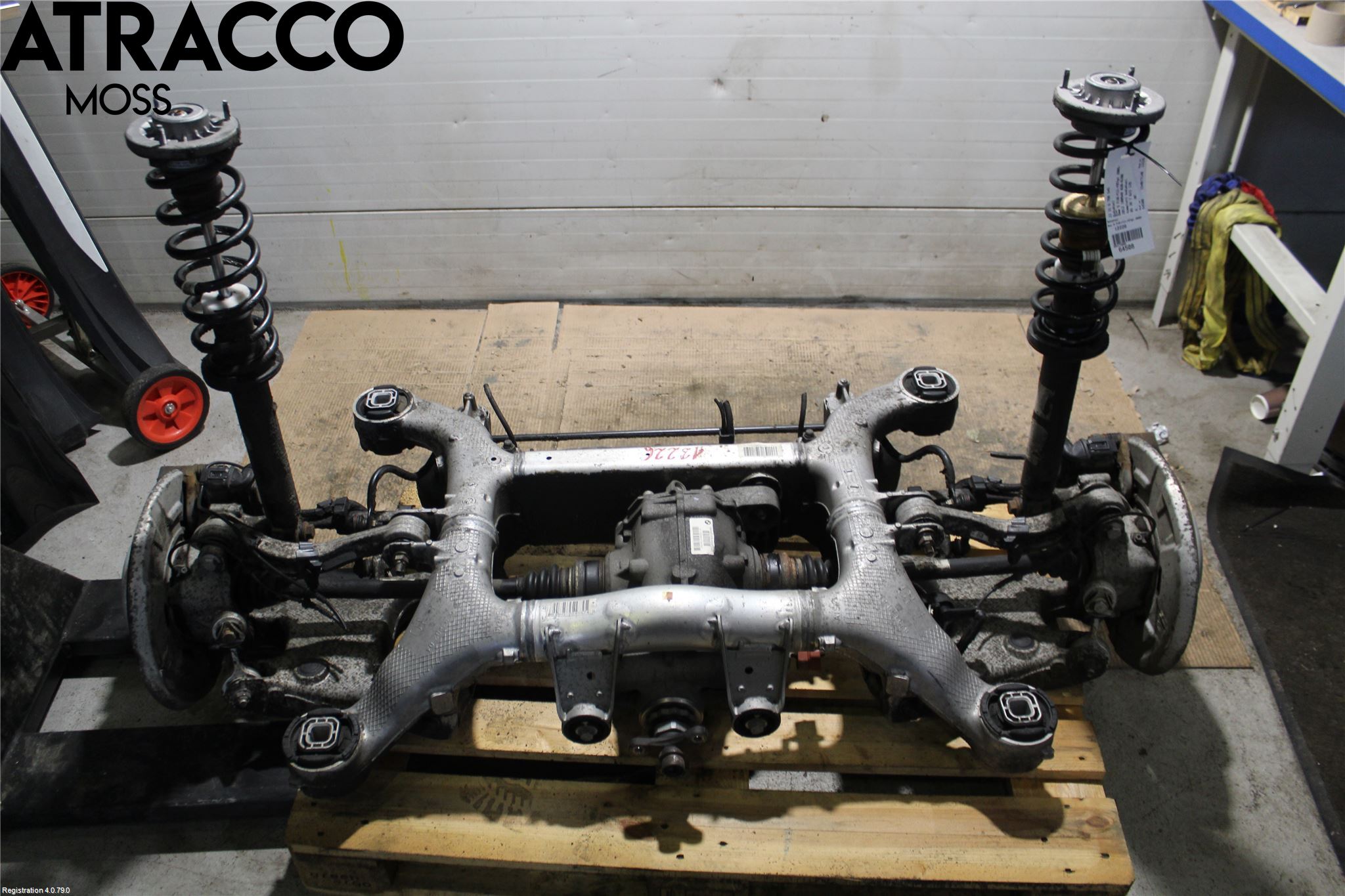 BMW 5 F10/F11/F18 09-17 Bakaksel Kardang Bak -Diff