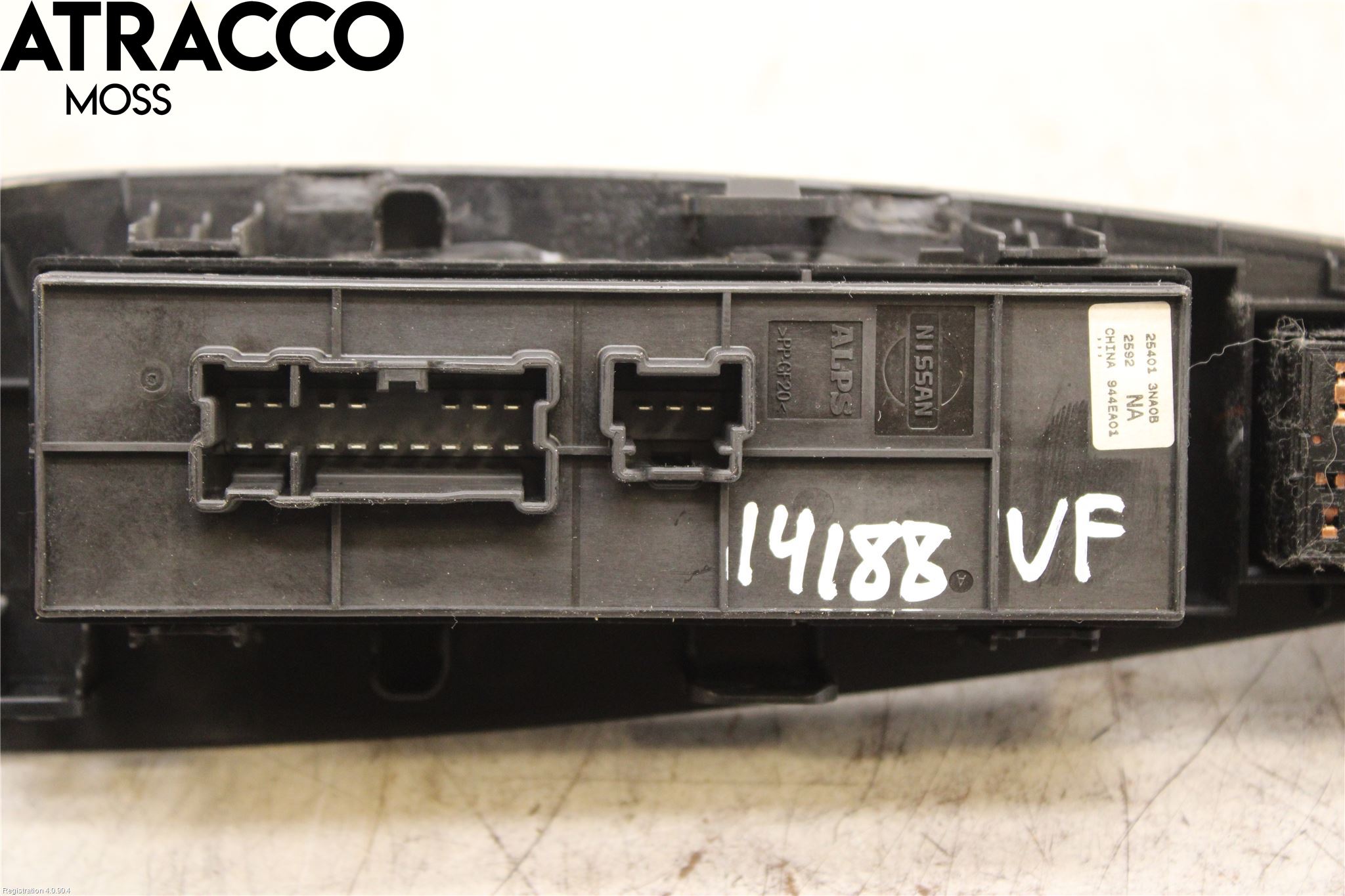 Nissan LEAF 11-17 Bryter Vindusheis