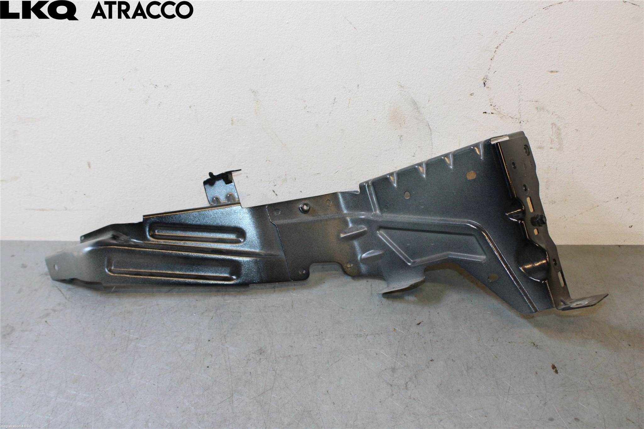 Volvo EX40 25- Radiator Feste - Ramme - Bjelk