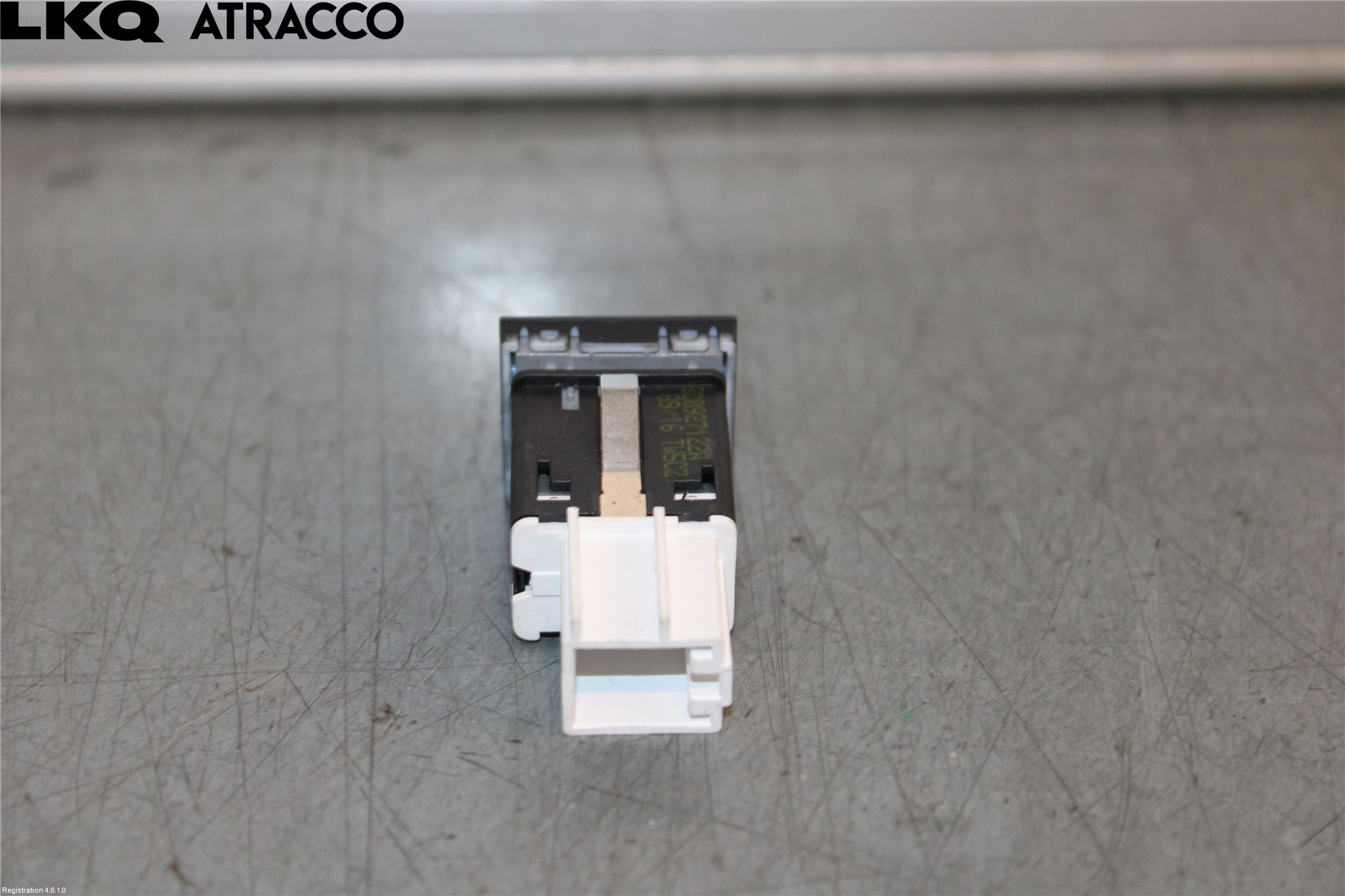 Volkswagen VW POLO 10-17 Strömställare Parkeringshjälp