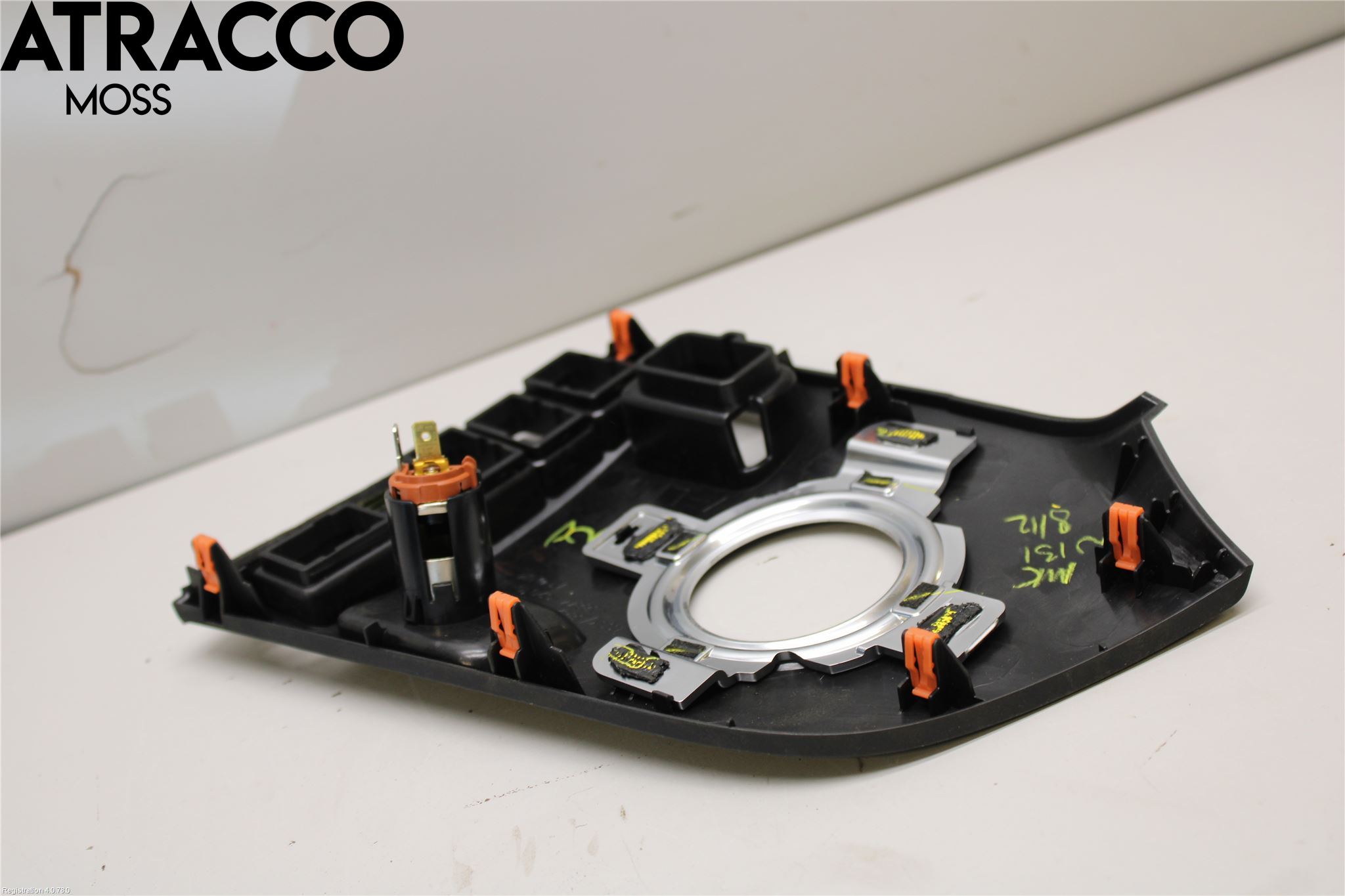 Toyota AURIS 13-19 Innr Sigarett Tenner