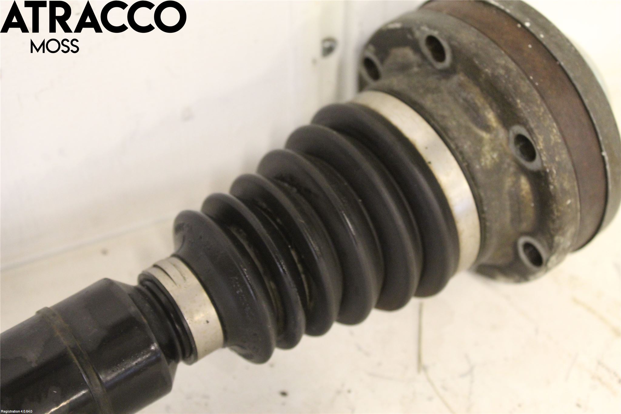 Volkswagen VW CADDY 11-15 Drivaksel Foran Kompl Høyre