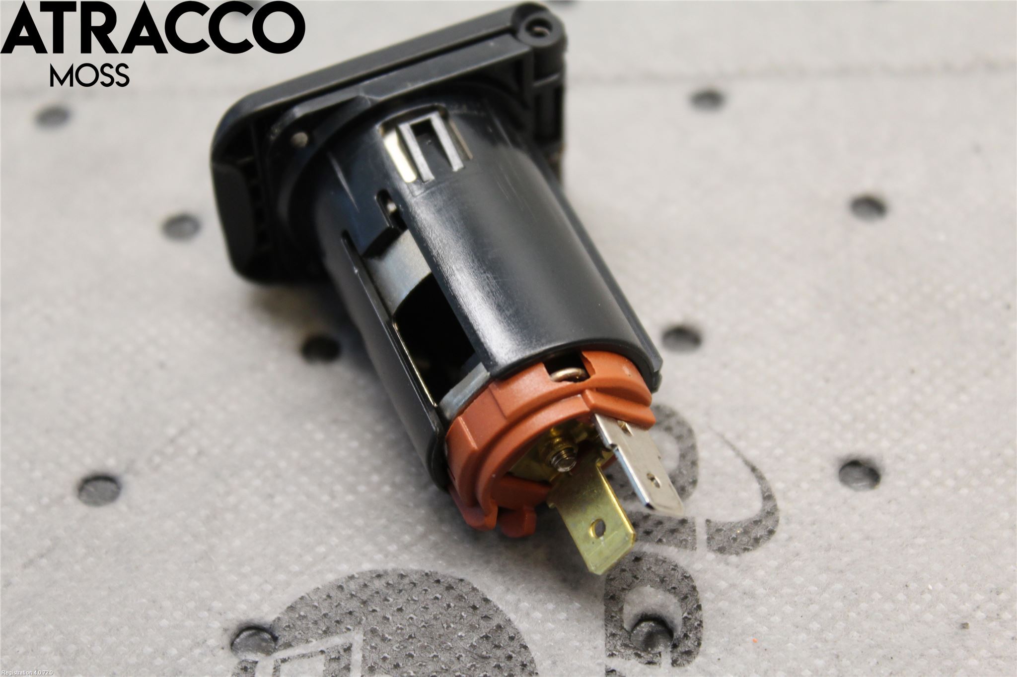 Toyota AURIS 13-19 Innr Sigarett Tenner