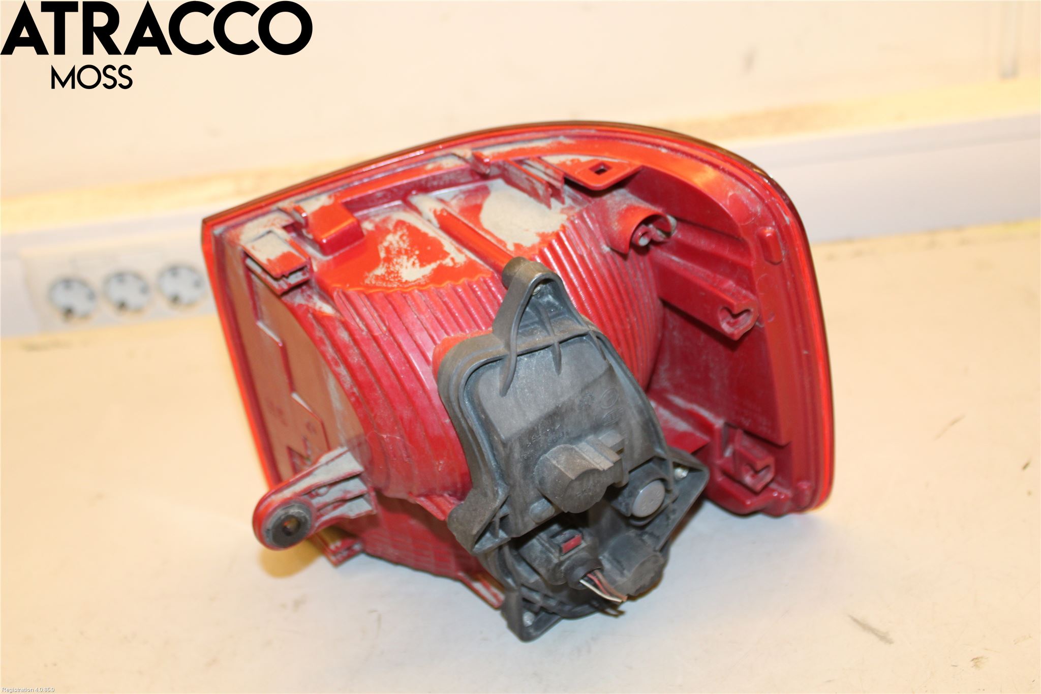 Volkswagen VW TOURAN 10-15 Baklykt Venstre