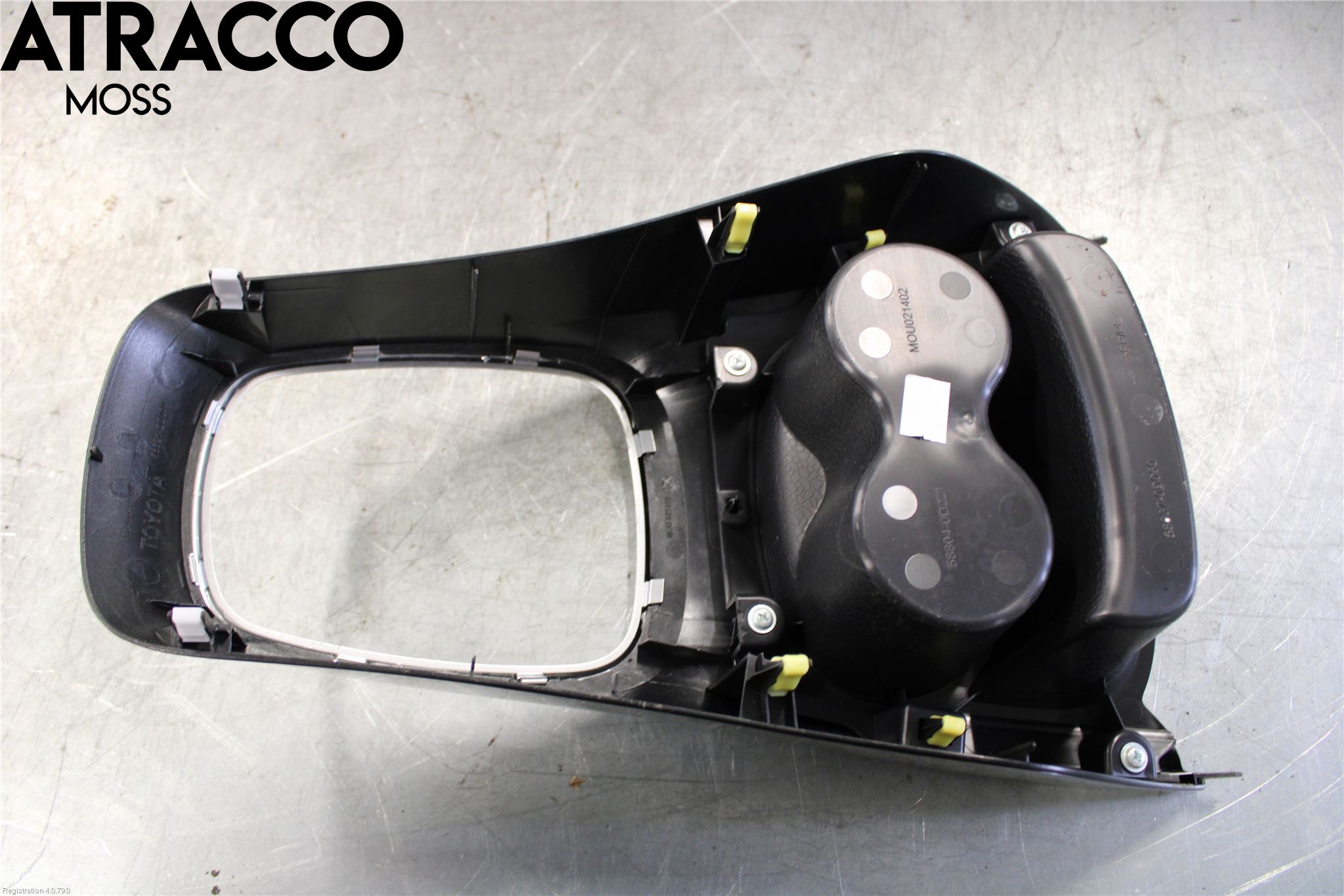 Toyota YARIS XP130 15-20 Innr Konsoll-Lomme