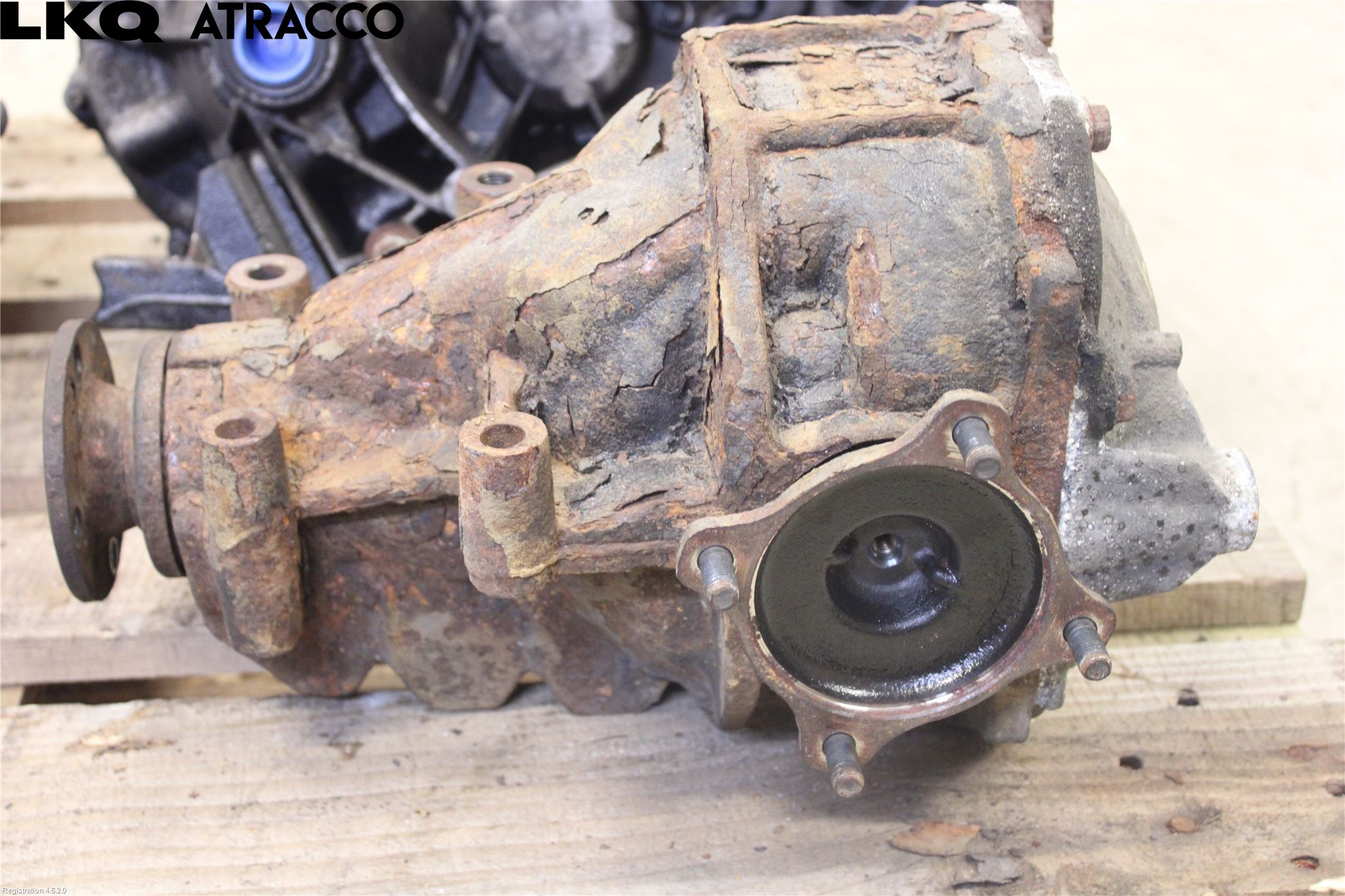 Toyota HI-ACE 06-12 Bakaksel Kardang Bak -Diff