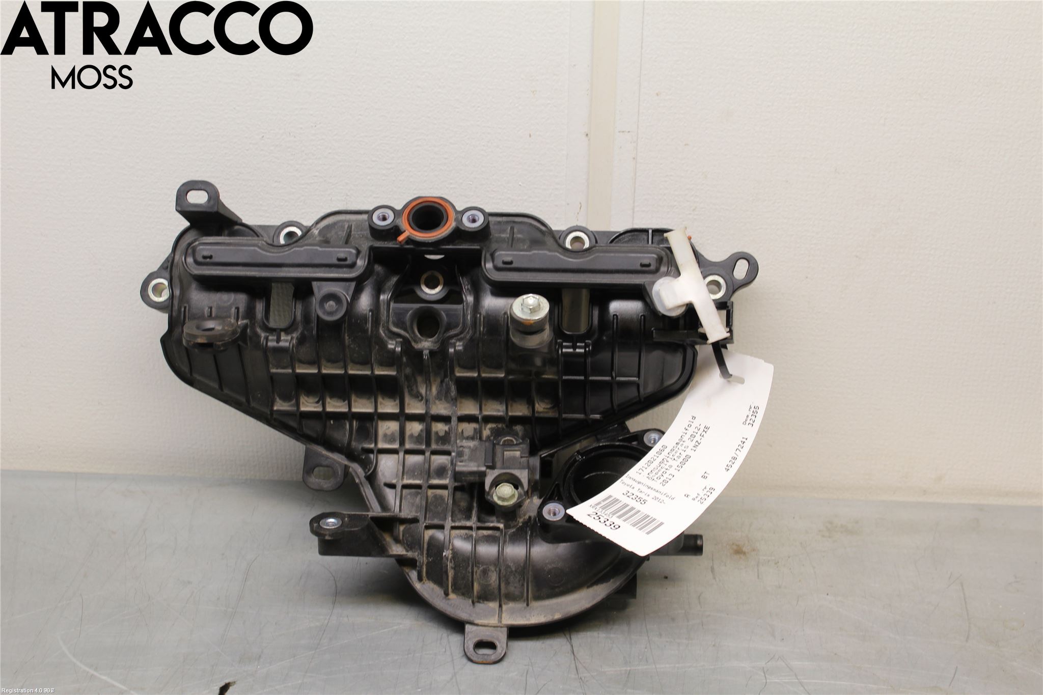 Toyota YARIS XP130 12-14 Innsugningsmanifold