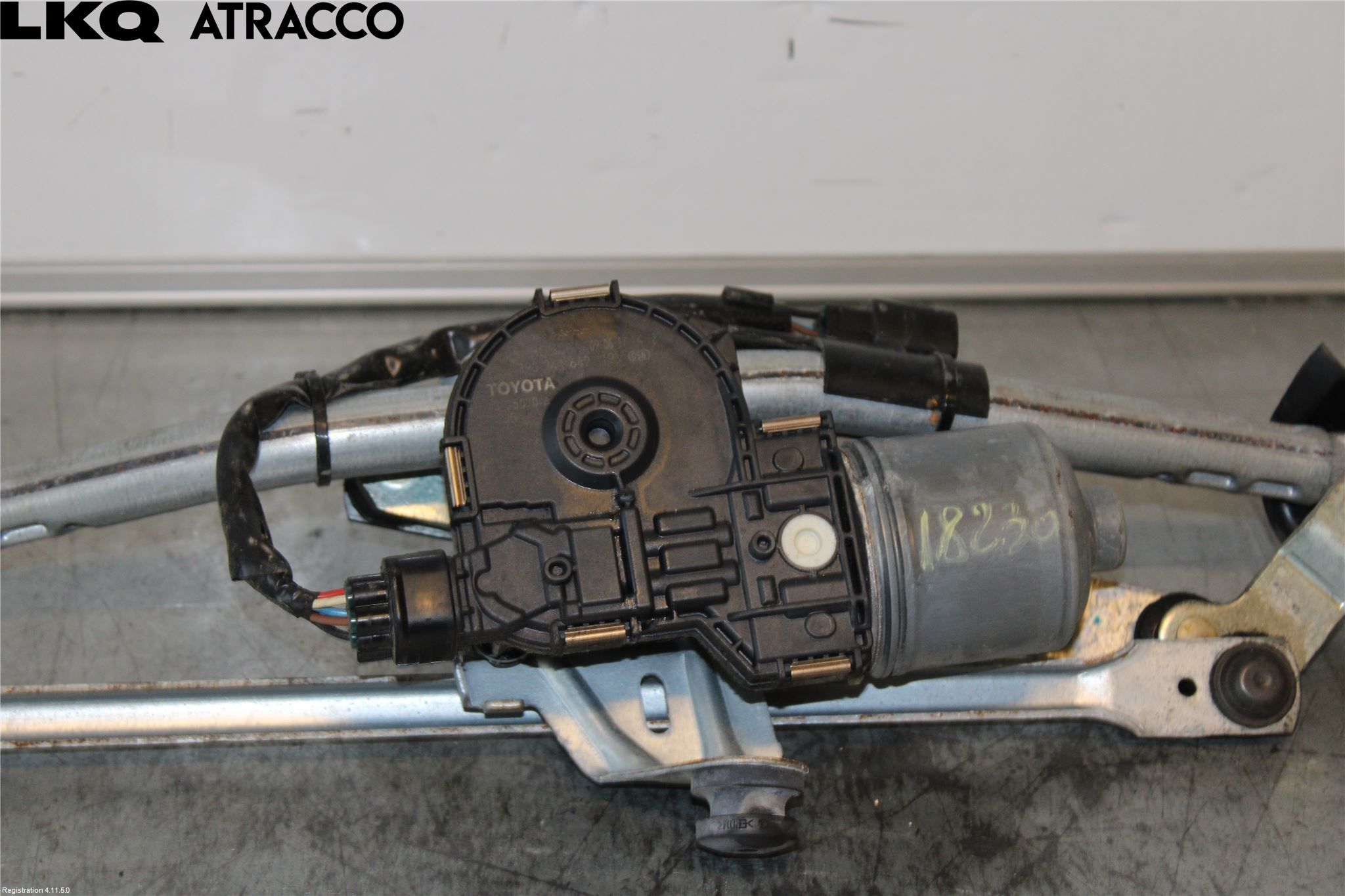 Toyota AVENSIS 09-15 Viskermotor Frontrute