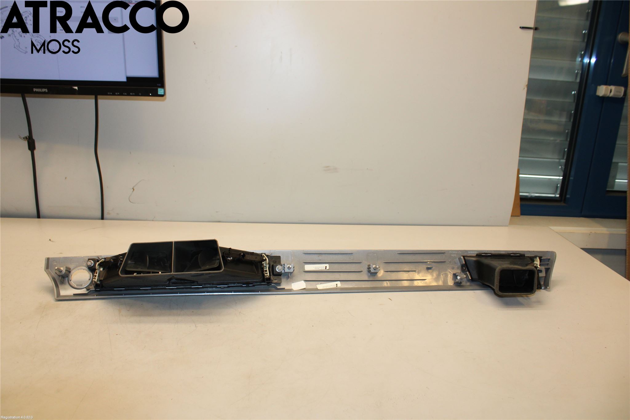 BMW 3 E90/91 SED/TOU 05-12 Dashbord Kanal - Dyse