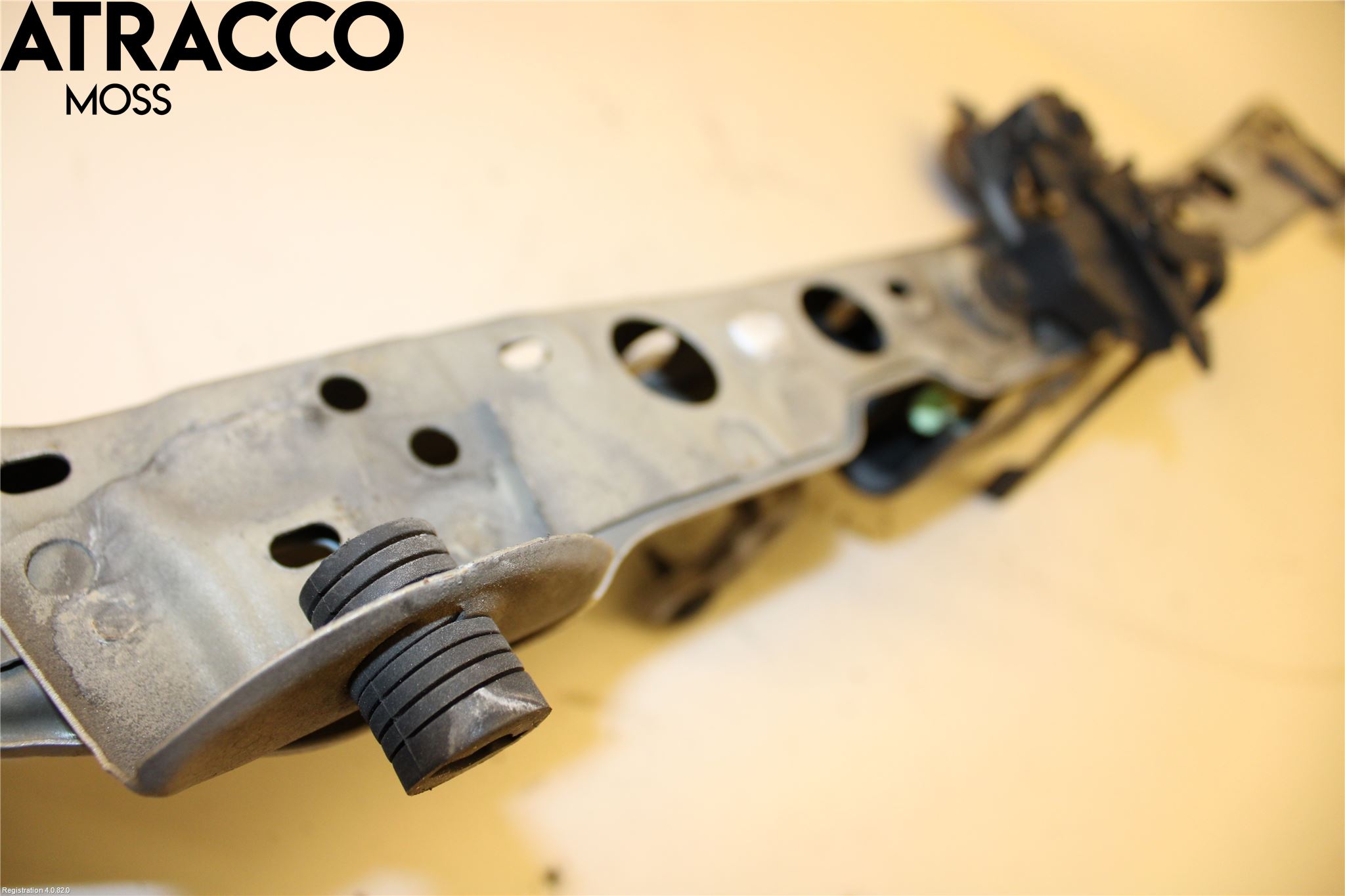 Toyota YARIS XP130 15-20 Radiator Feste - Ramme - Bjelk