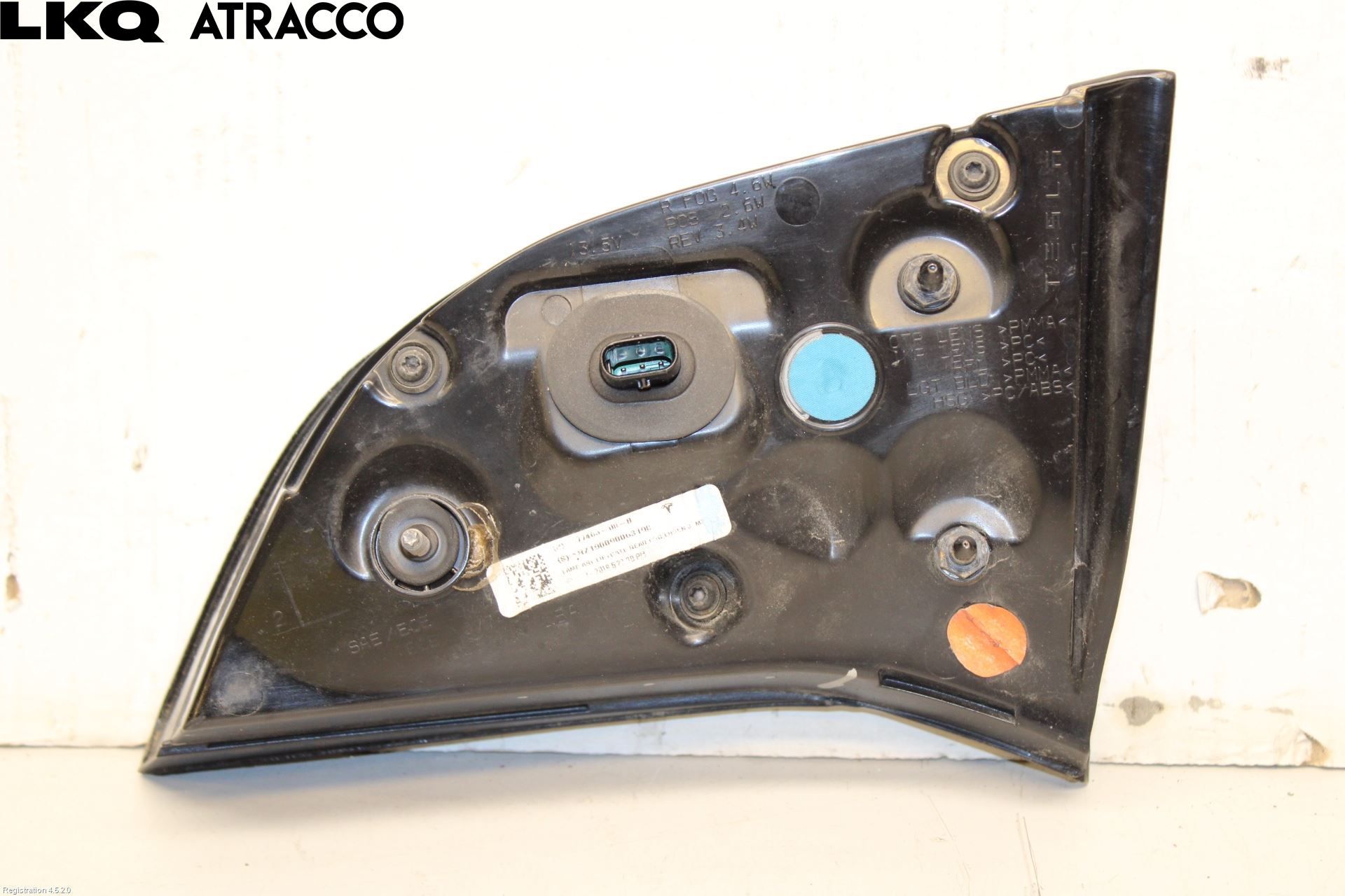 Tesla MODEL 3 17- Baklykt Høyre  På Luke(Indre)