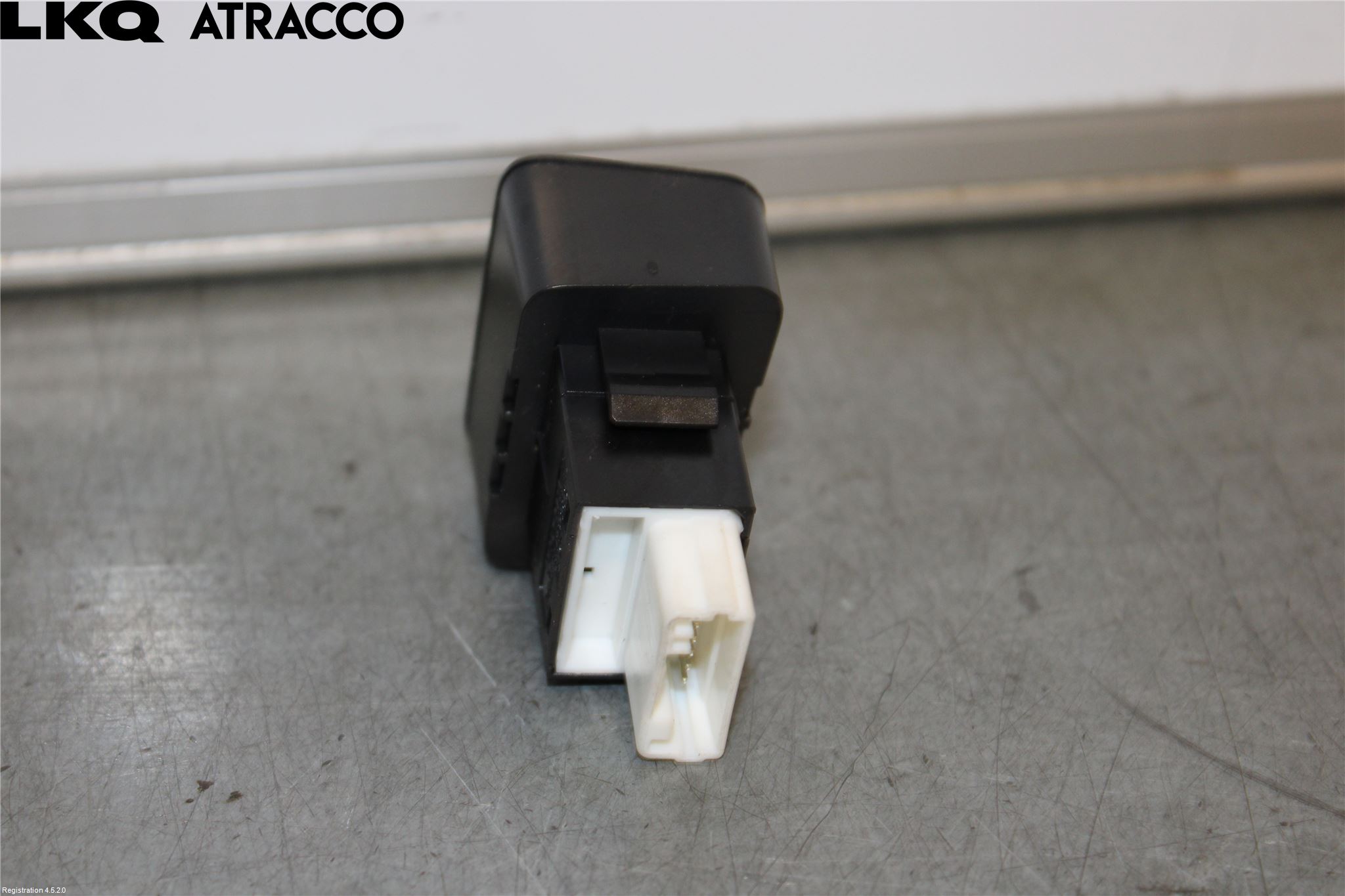 Toyota AURIS 13-19 Bryter Parkeringsbrems