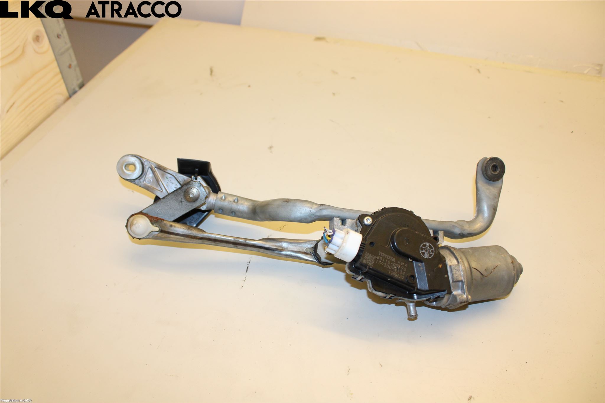 Toyota YARIS XP130 12-14 Viskermotor Frontrute