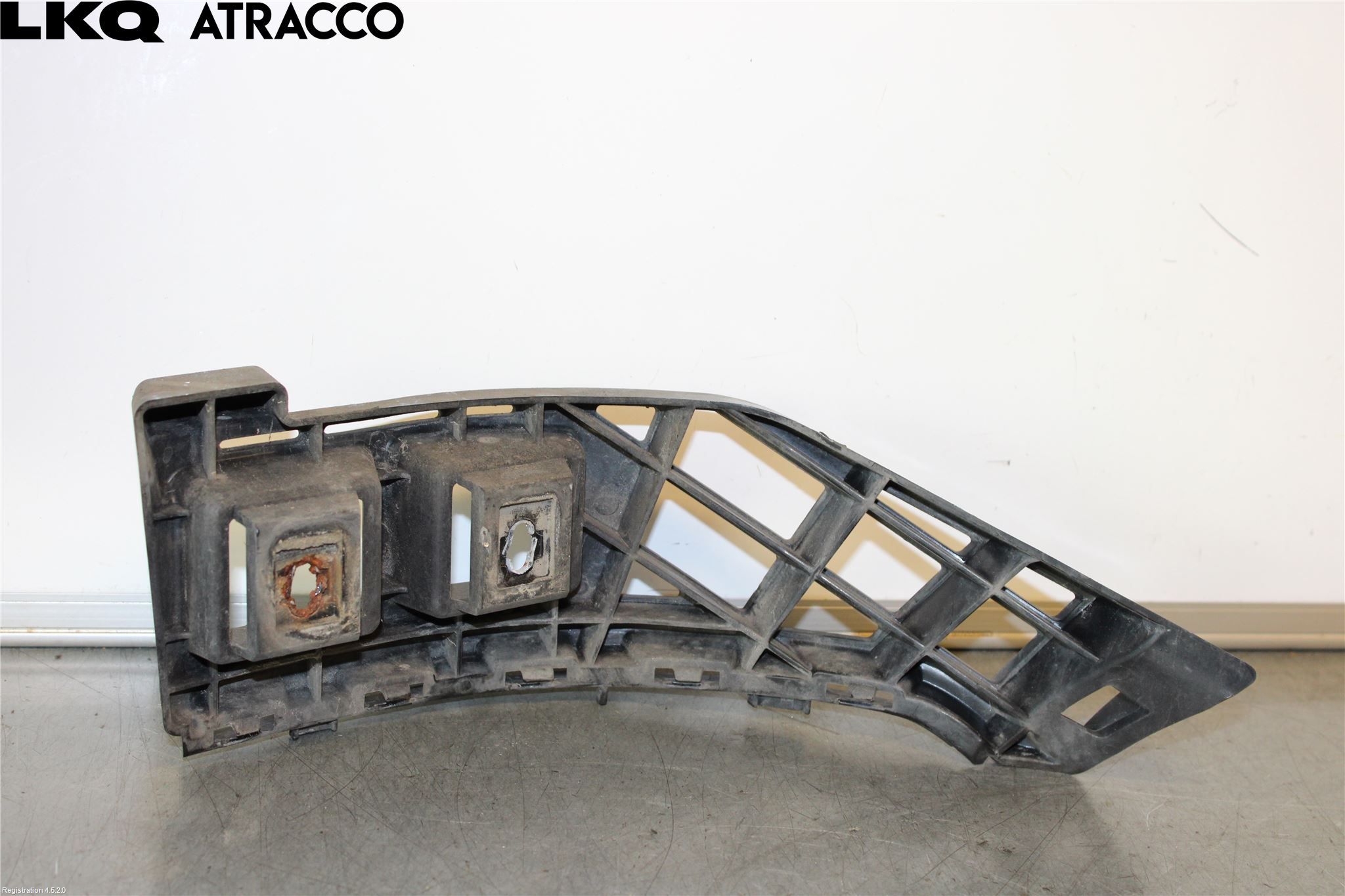 Mercedes-Benz MB E-KLASS (W212) 09-16 Støtfanger Bak Feste