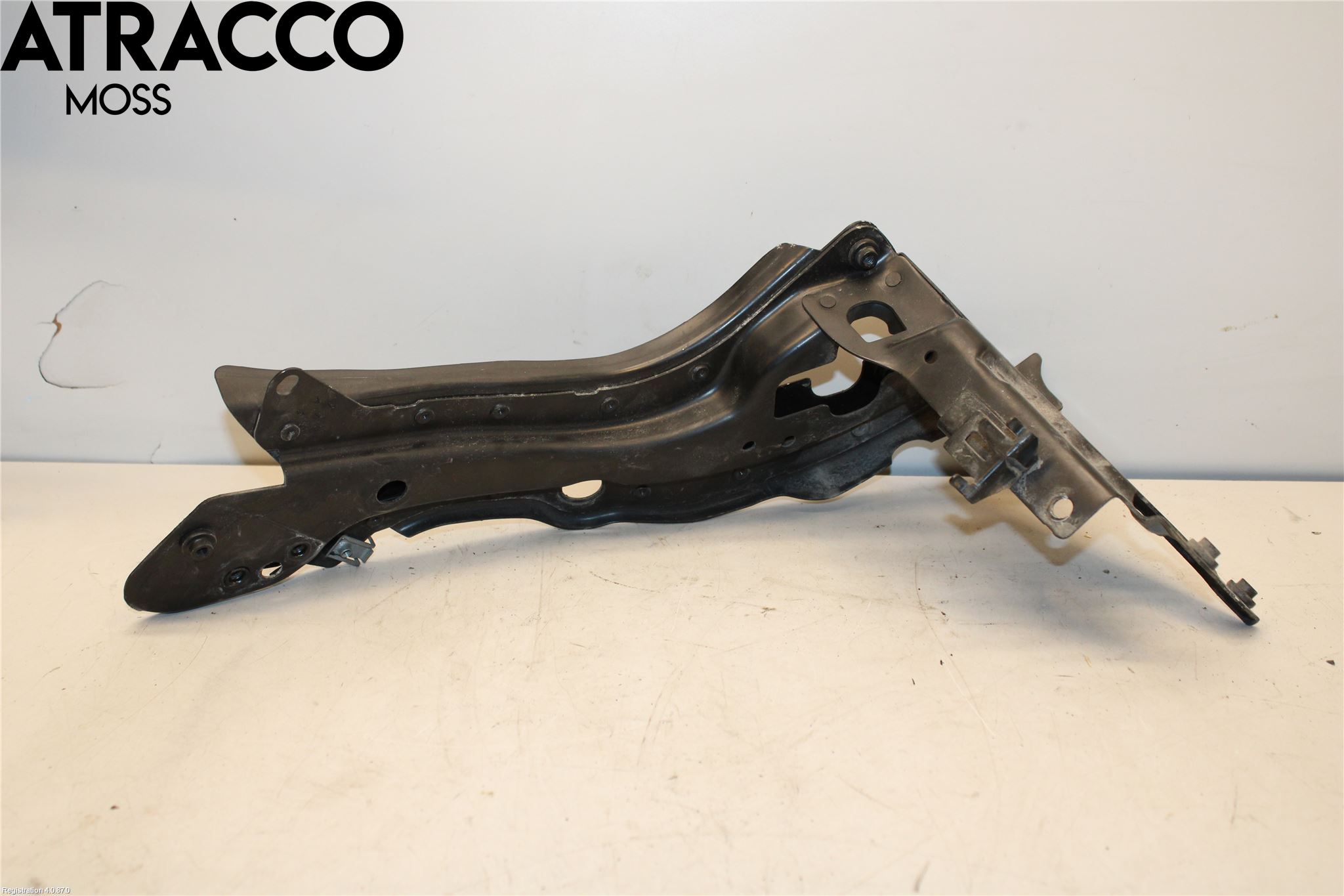 Mercedes-Benz MB E-KLASS (W211) 02-09 Frontlykt Holder-Feste