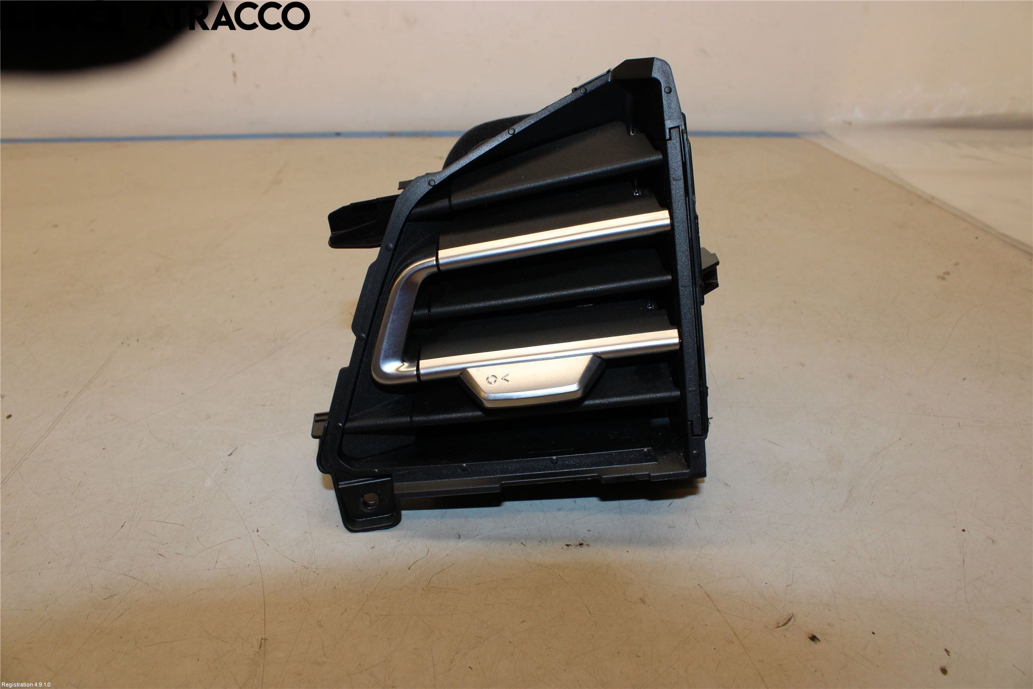 Audi Q4 E-TRON FZ 22- Dashbord Kanal - Dyse