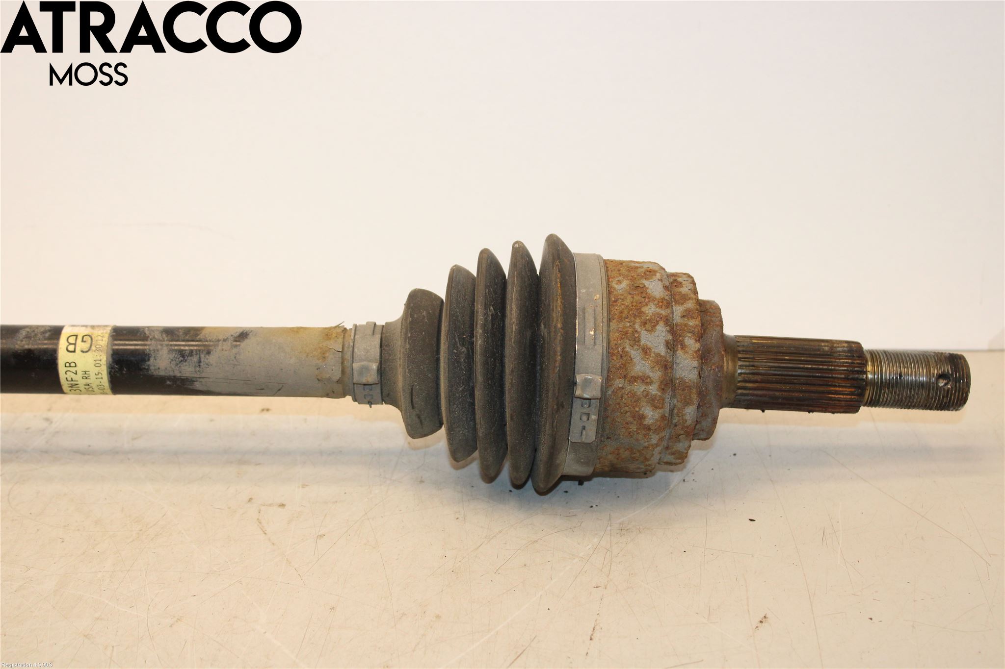 Toyota YARIS XP130 12-14 Drivaksel Foran Kompl Høyre