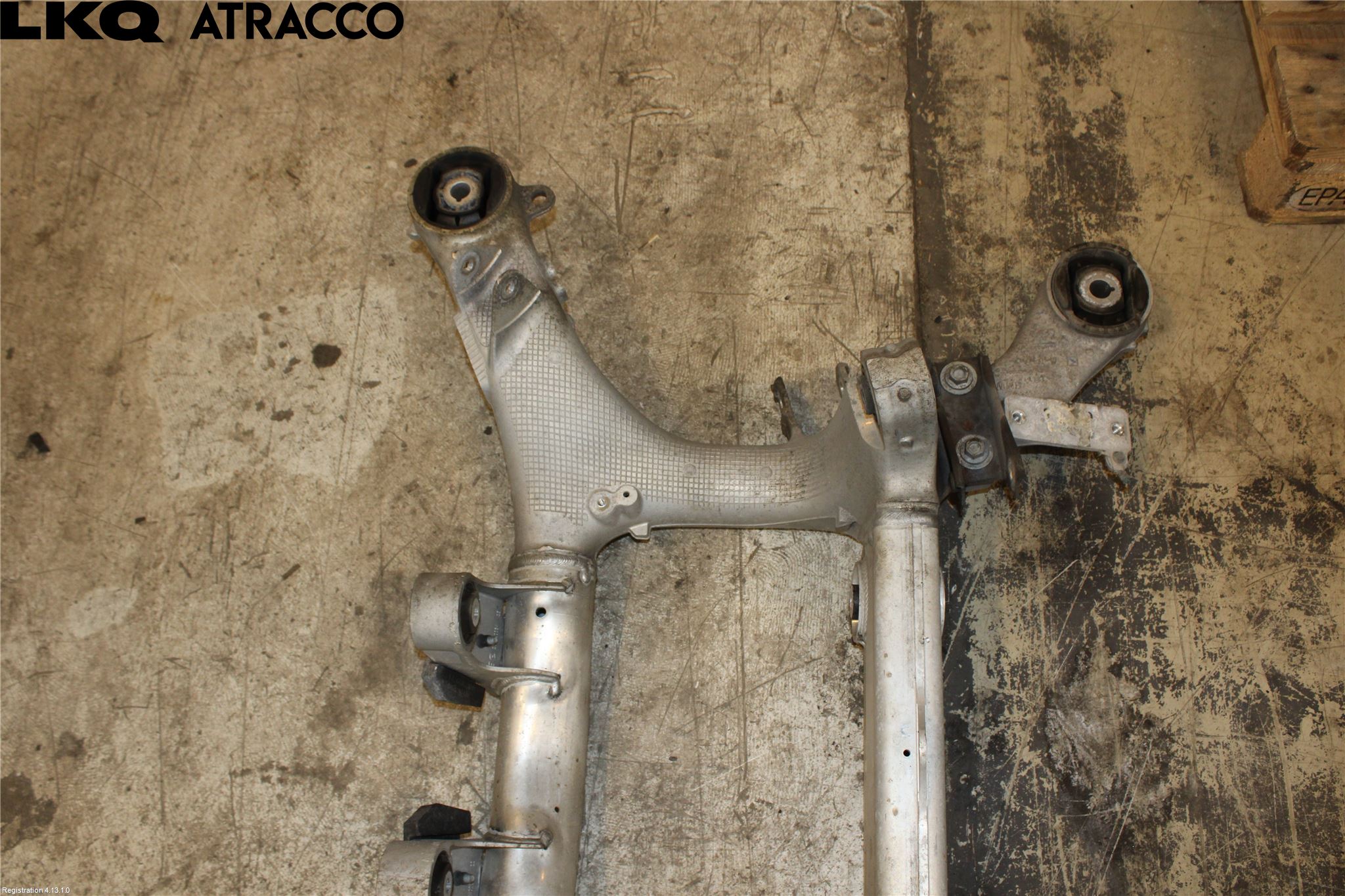 BMW 5 G30/G31/F90 17-23 Bakaksel Feste Travers-Ramme