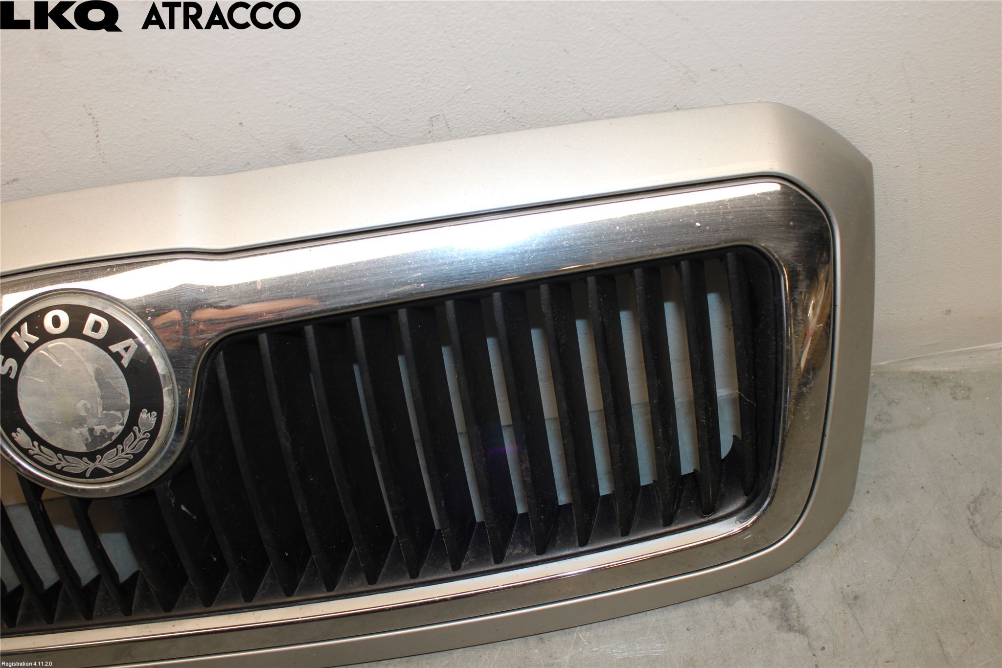 Skoda OCTAVIA (1U) 96-11 Grill Komplett