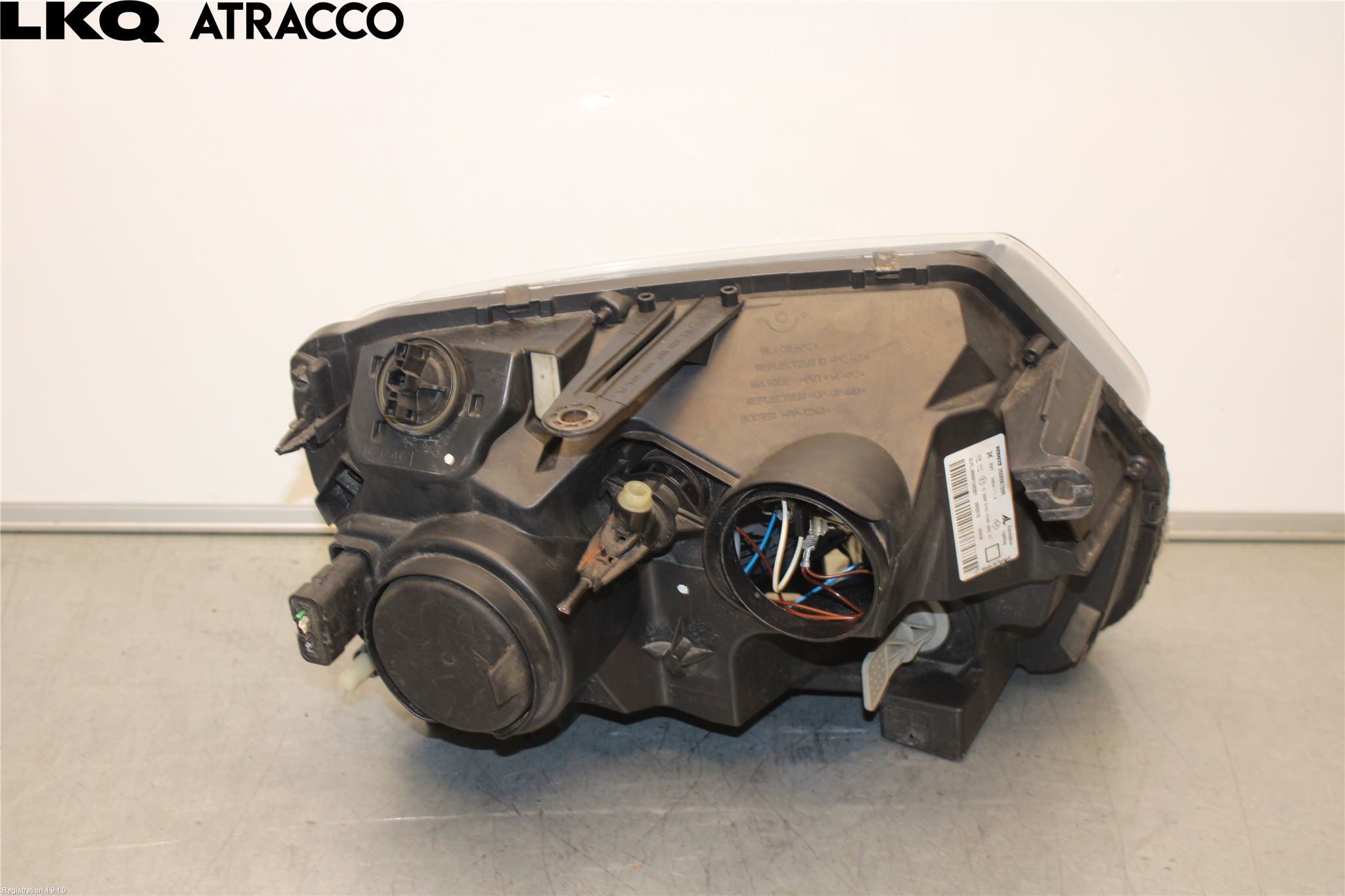 Dacia DUSTER 10-17 Frontlykt Venstre