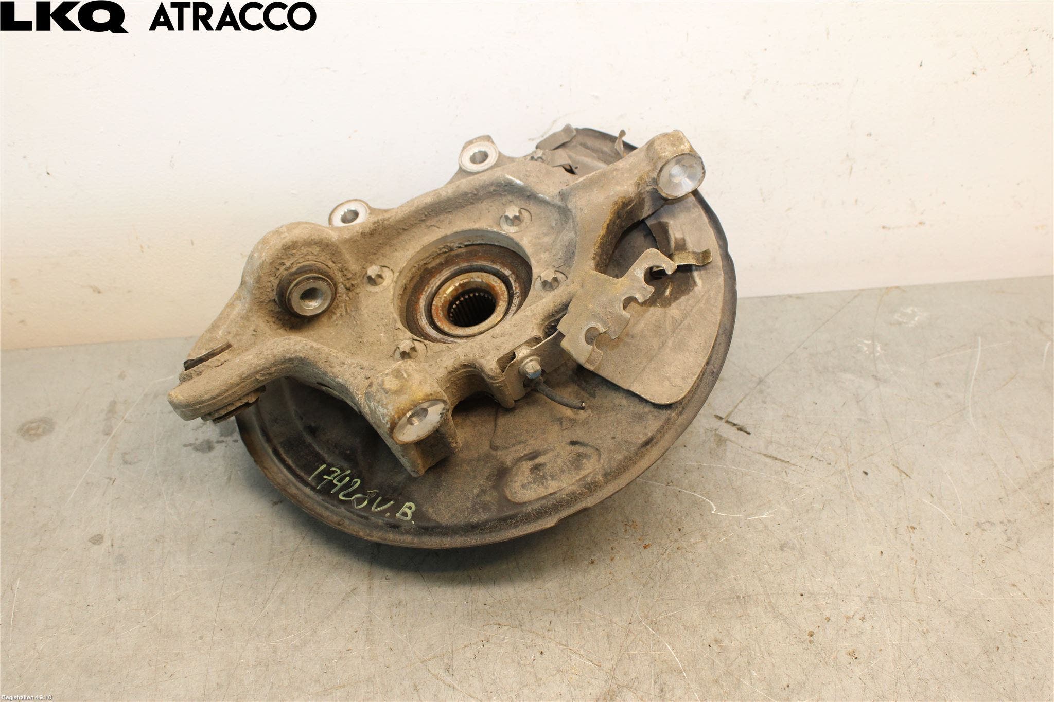 Mercedes-Benz MB C-KLASS (W205) 14-21 Spindel Vb