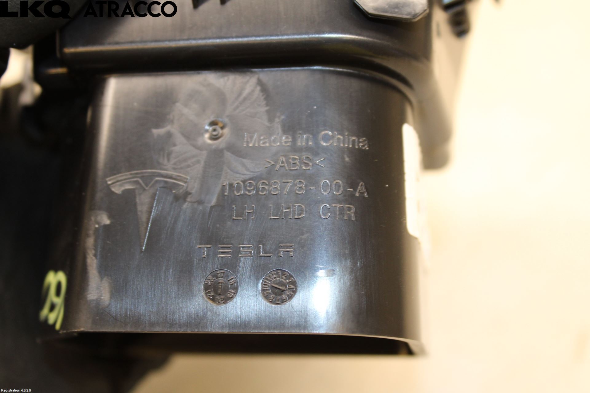 Tesla MODEL X 16- Dashbord Kanal - Dyse