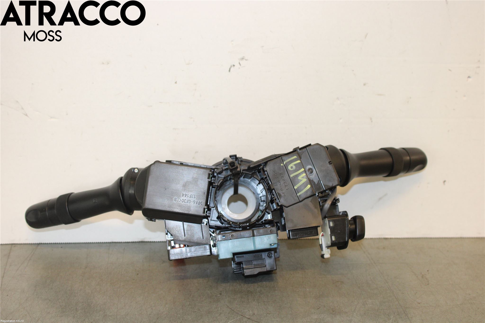 Toyota AVENSIS 09-15 Bryter Ratt Kombi H Og V