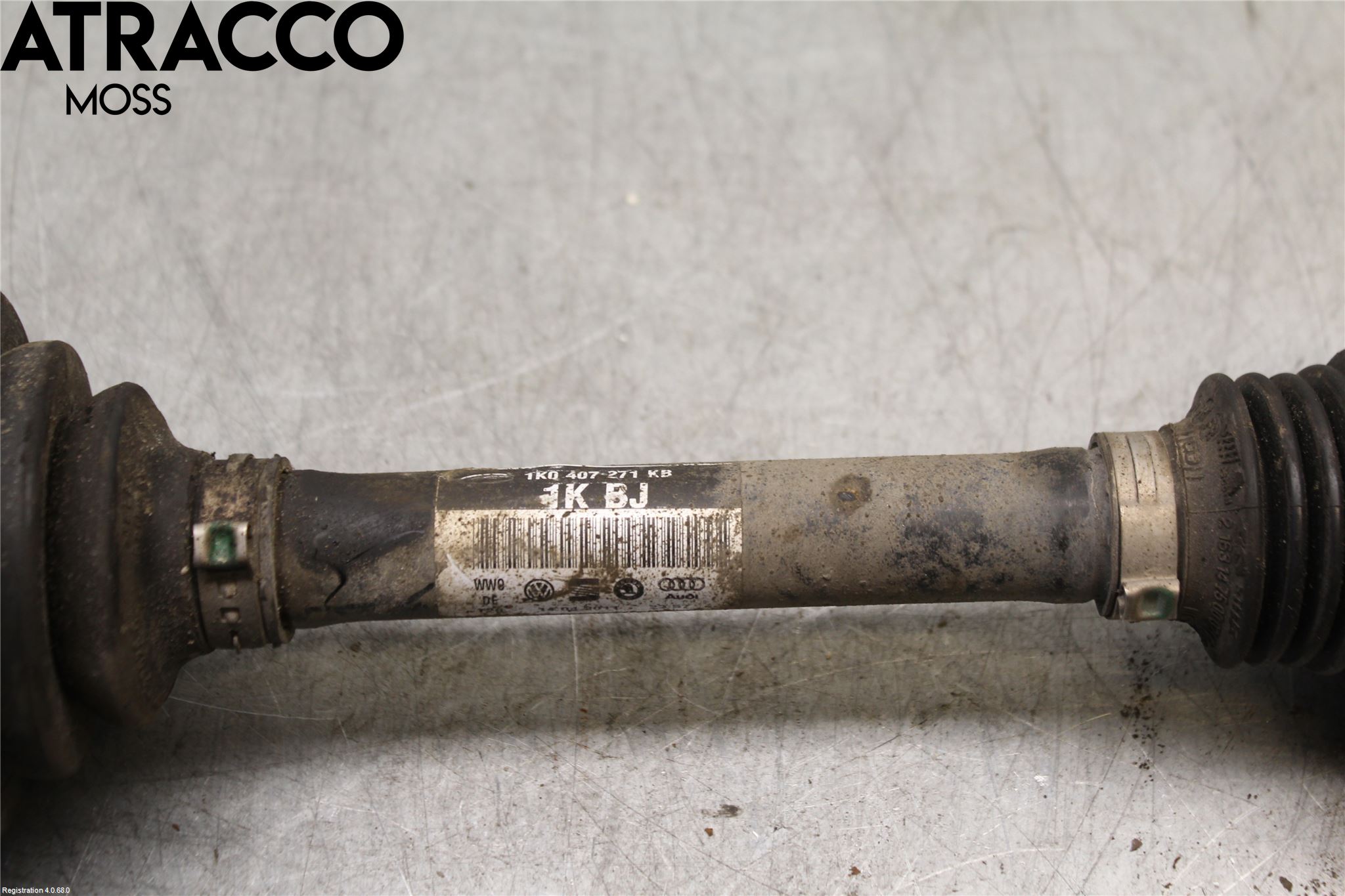 Volkswagen VW TOURAN 10-15 Drivaksel Foran Kompl Venstre