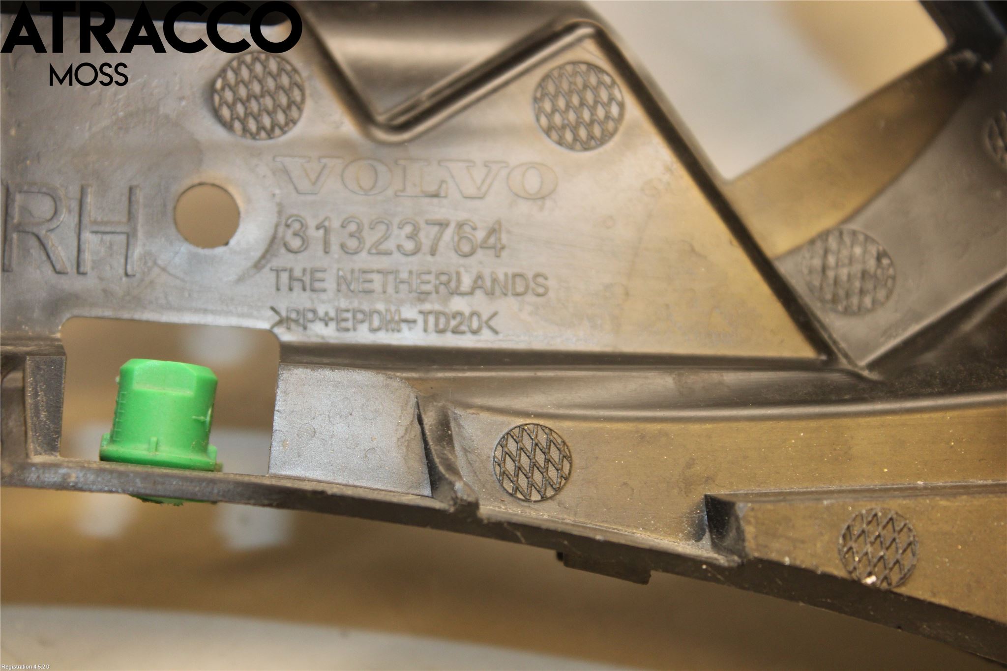 Volvo XC60 09-13 Støtfangerfeste Bak Høyre