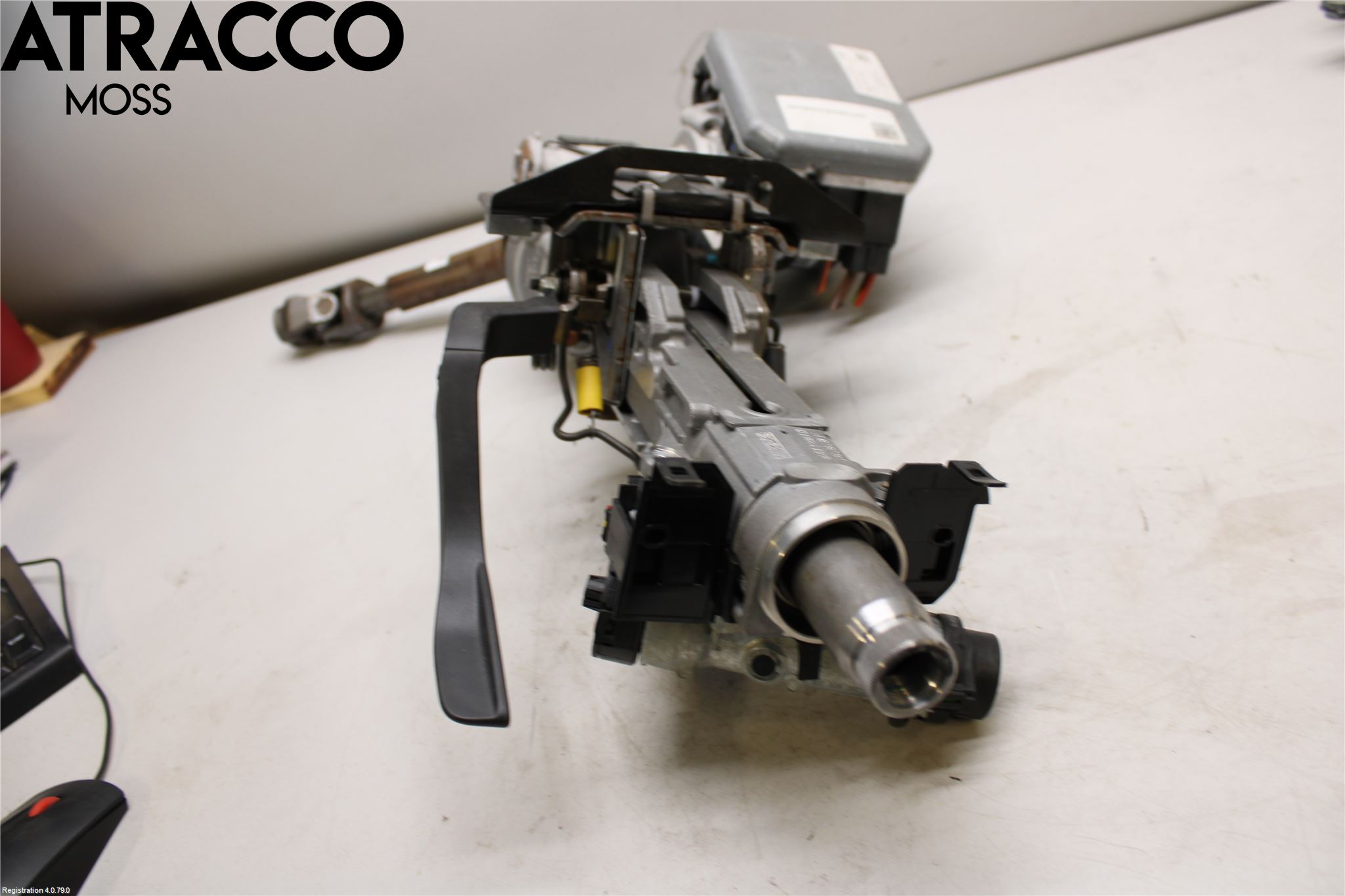 Volkswagen VW POLO VI 18->> Rattakselaggregat Innebygd Servo