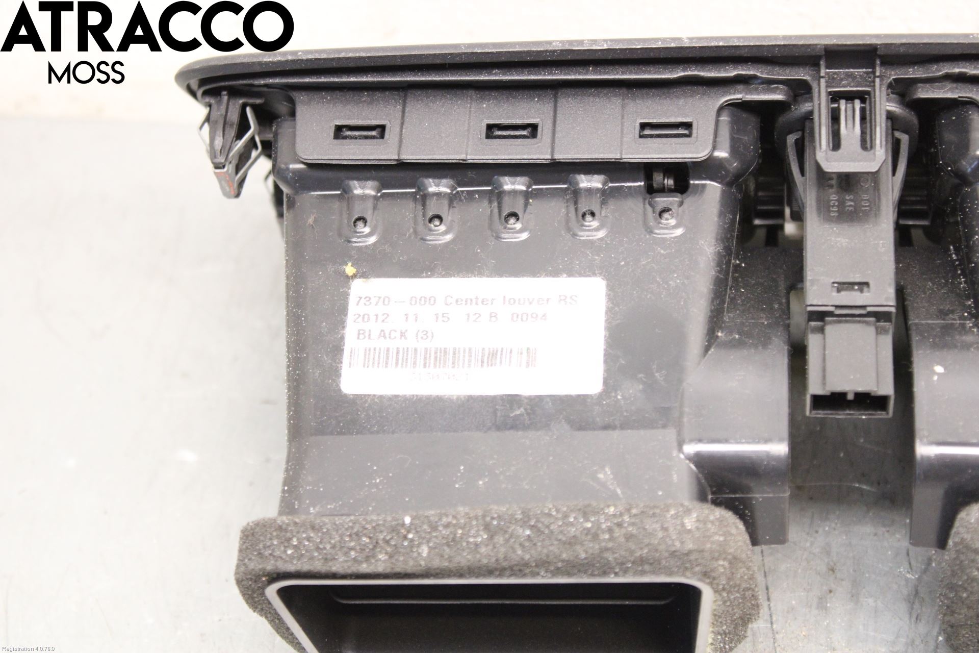 Volvo V40 12-19 Dashbord Kanal - Dyse