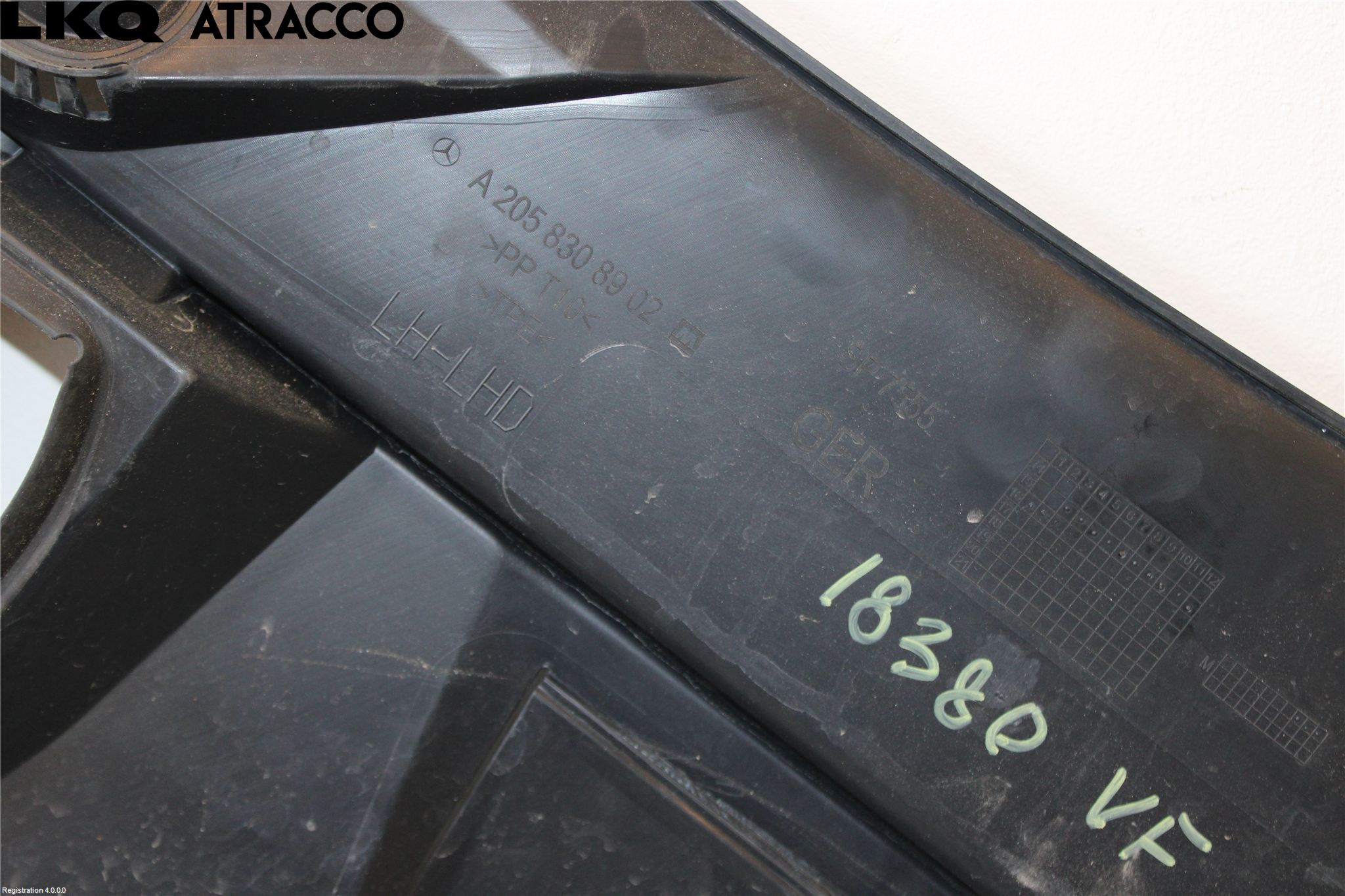 Mercedes-Benz MB C-KLASS (W205) 14-21 Visker Deksel-Grill-Under Frr