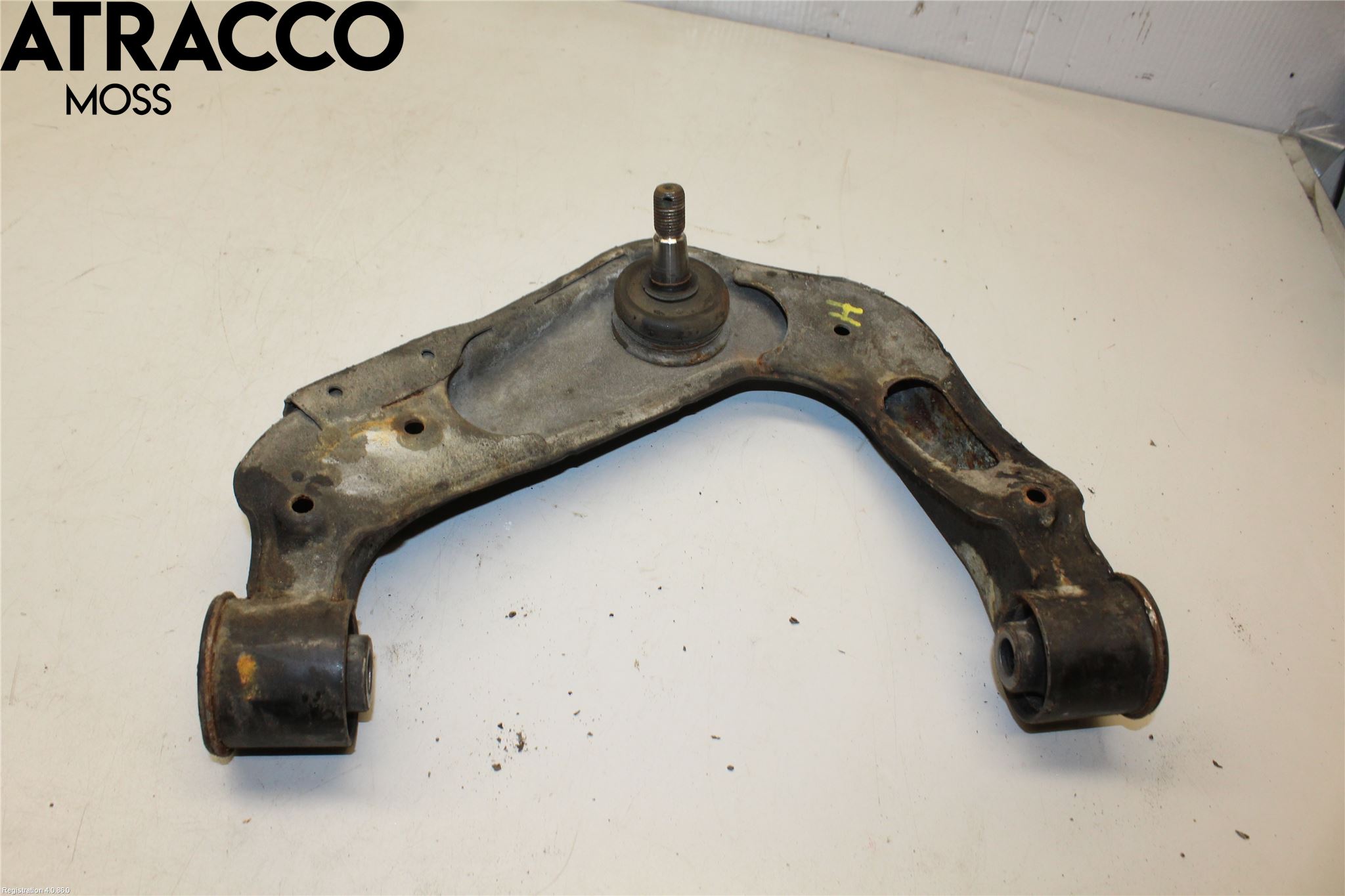 Nissan NAVARA 05-16 Bærearm Foran Høyre Nedre