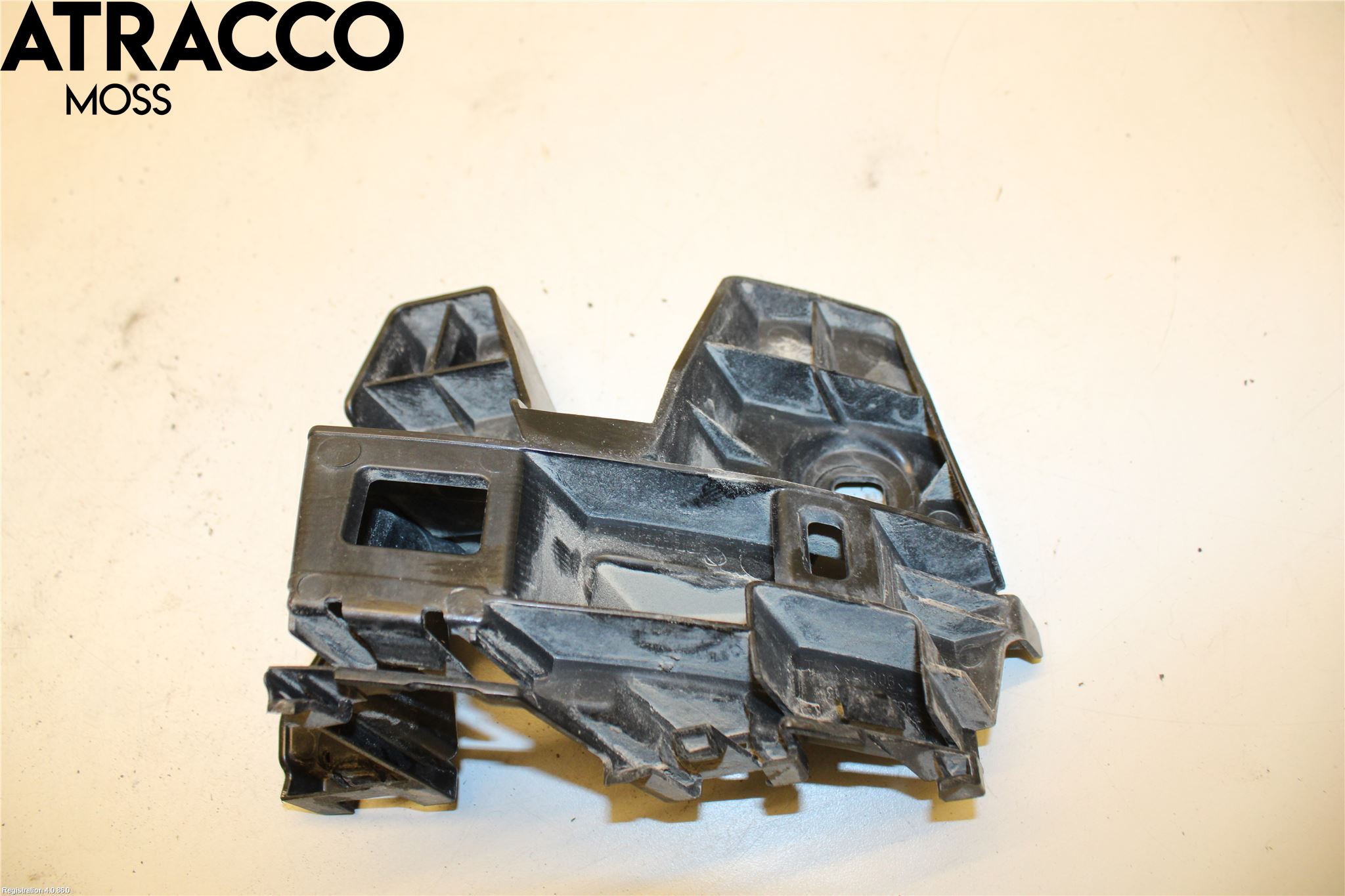 Volkswagen VW PASSAT 15-19 Støtfangerfeste Bak Venstre