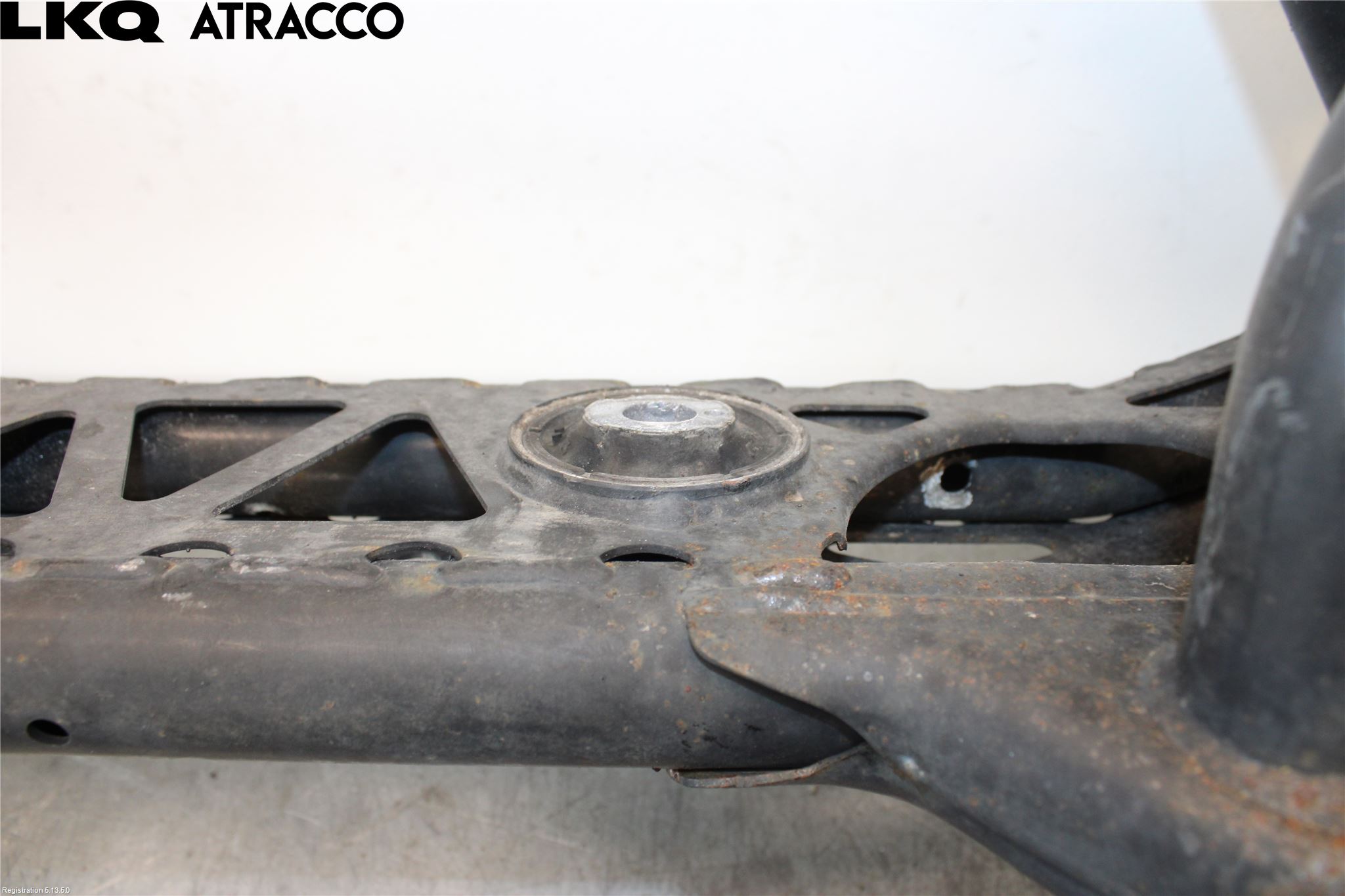 BMW 2 F22/F23/F87 Coupé/Cab 13-21 Bakaksel Feste Travers-Ramme
