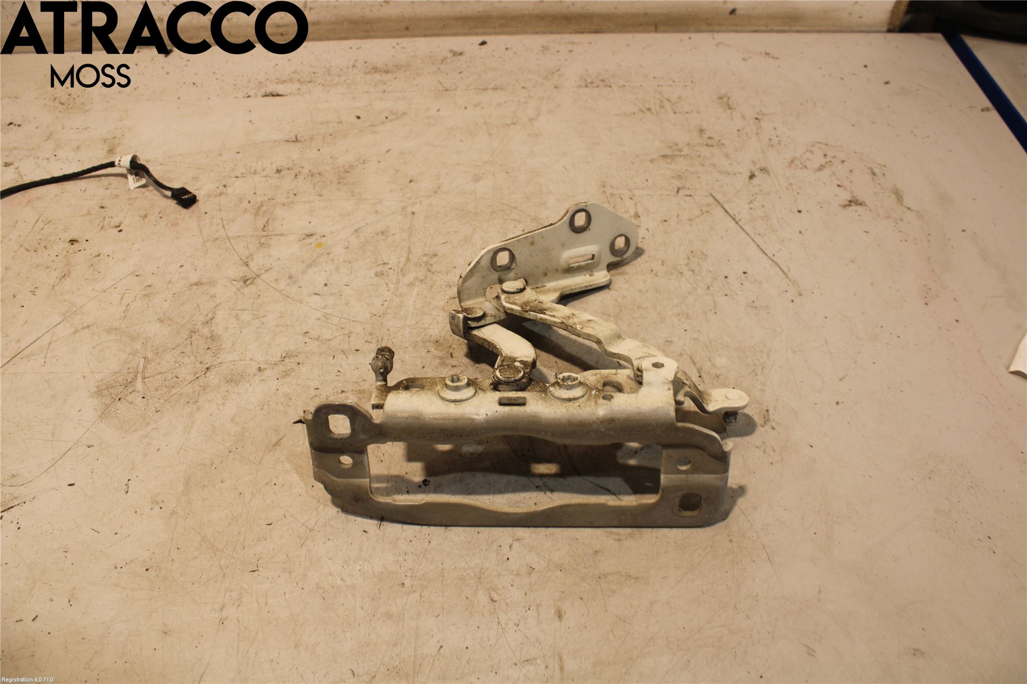Mercedes-Benz MB C-KLASS (W204) 07-15 Panser Hengsel - Hengsler