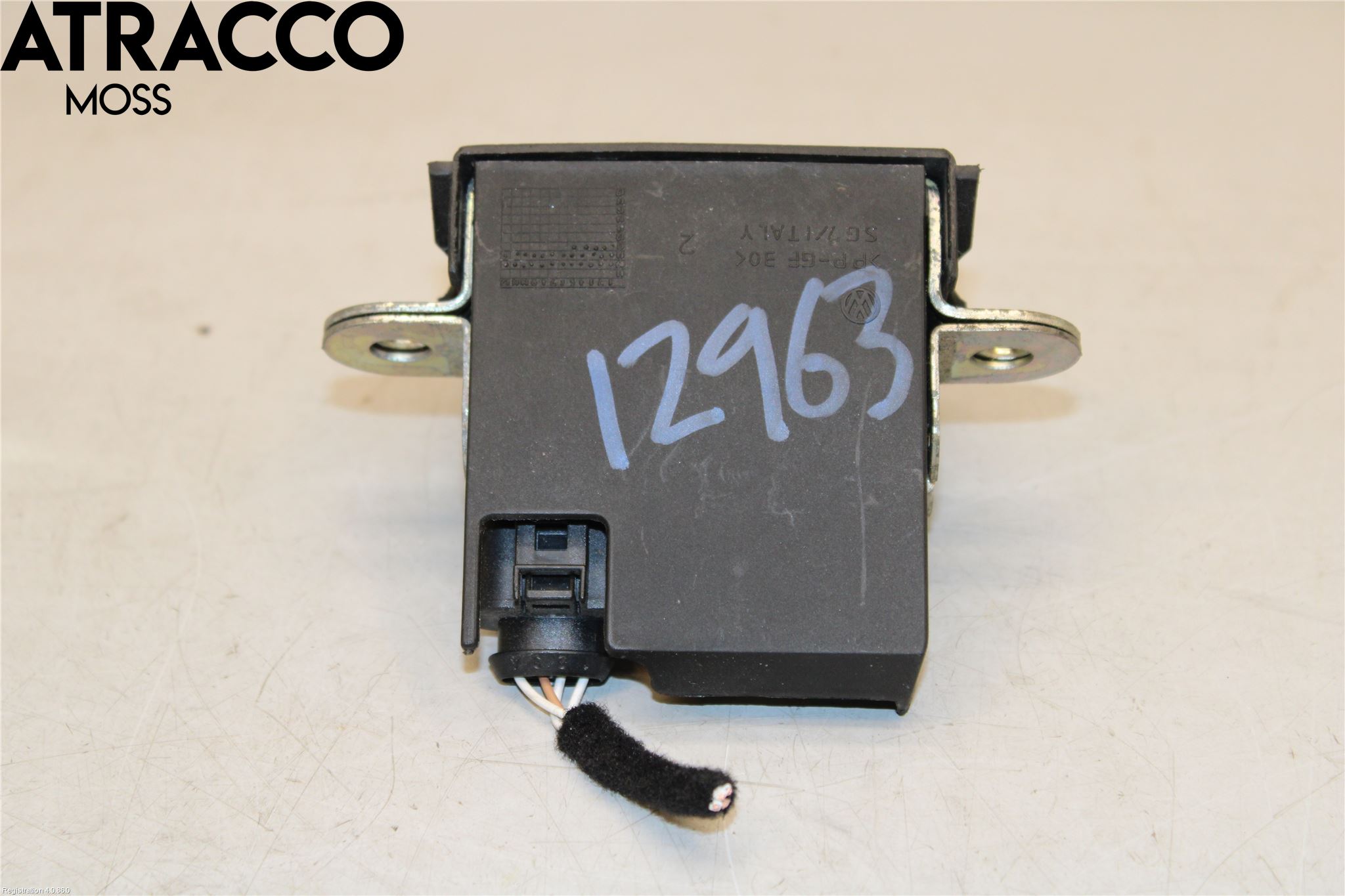 Volkswagen VW GOLF VI 09-13 Bakluke-Lokk Låsekasse